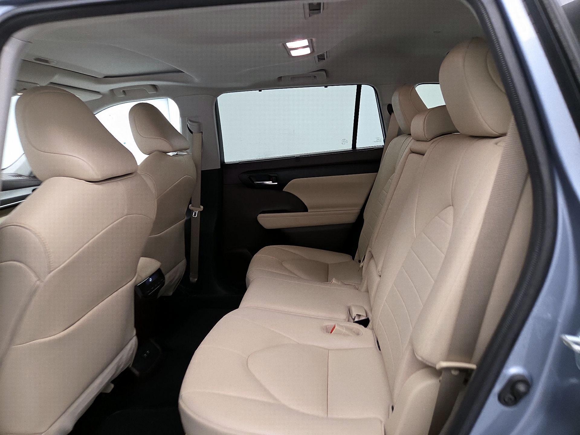 Thumbnail: 2021 Toyota Highlander - 20