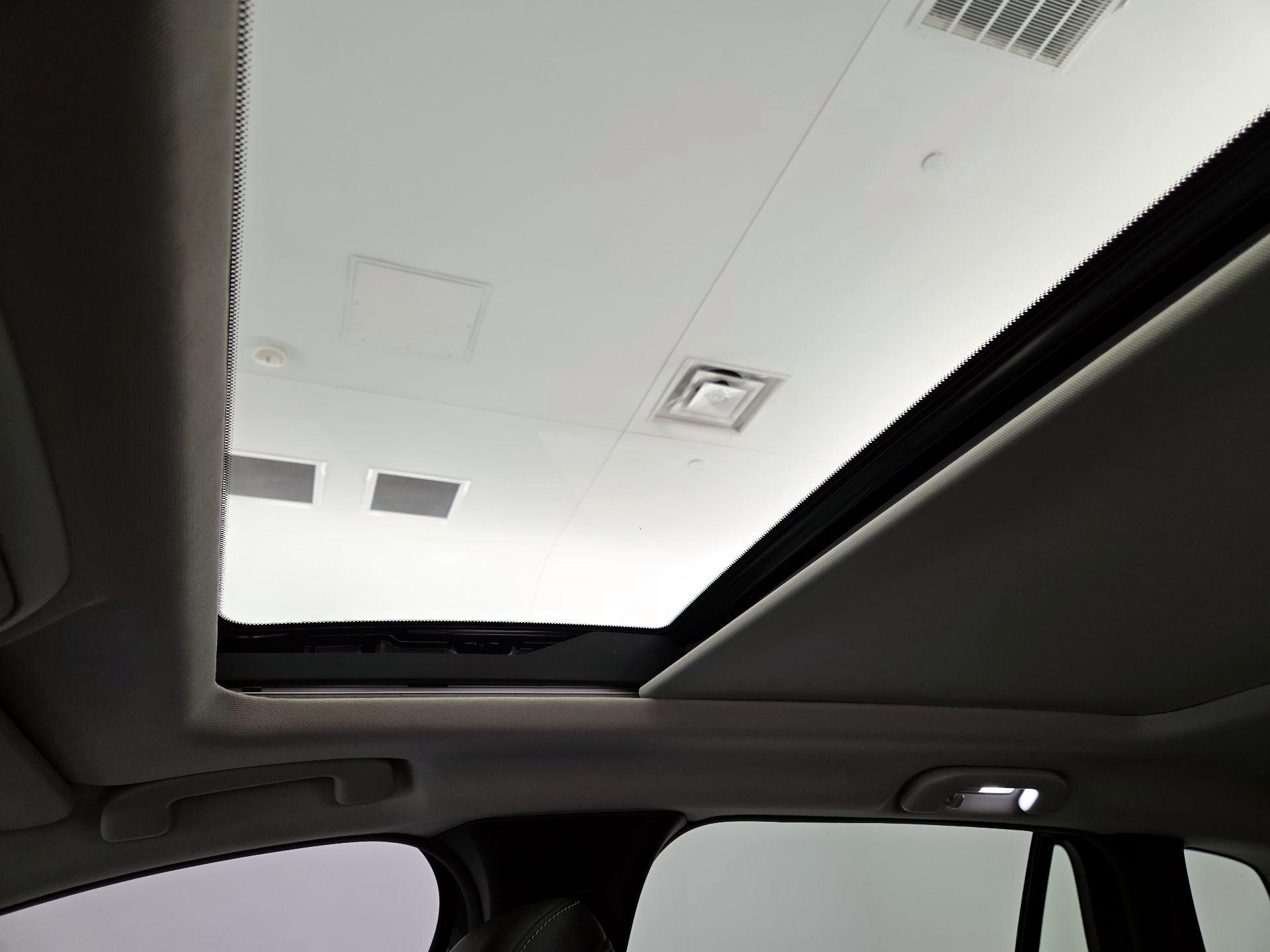 Thumbnail: 2023 Mazda CX-50 - 18