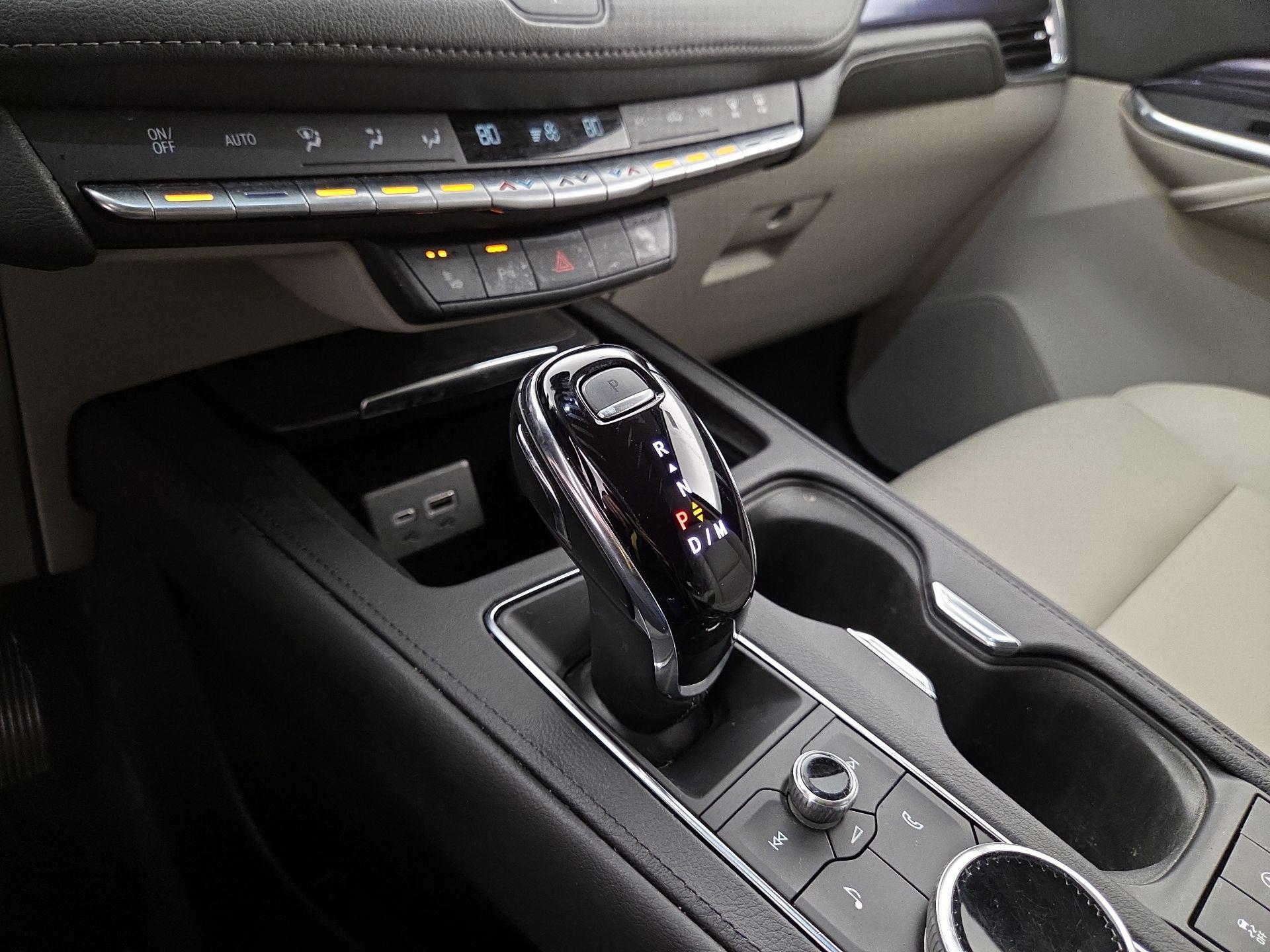 Thumbnail: 2023 Cadillac XT4 - 17