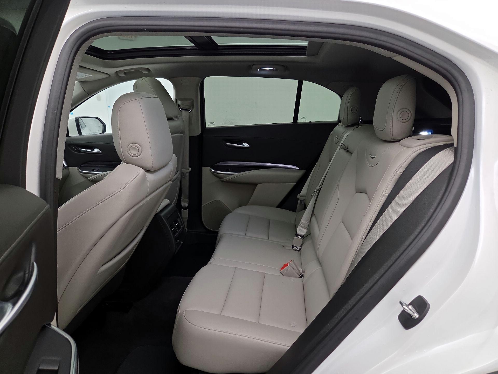 Thumbnail: 2023 Cadillac XT4 - 20