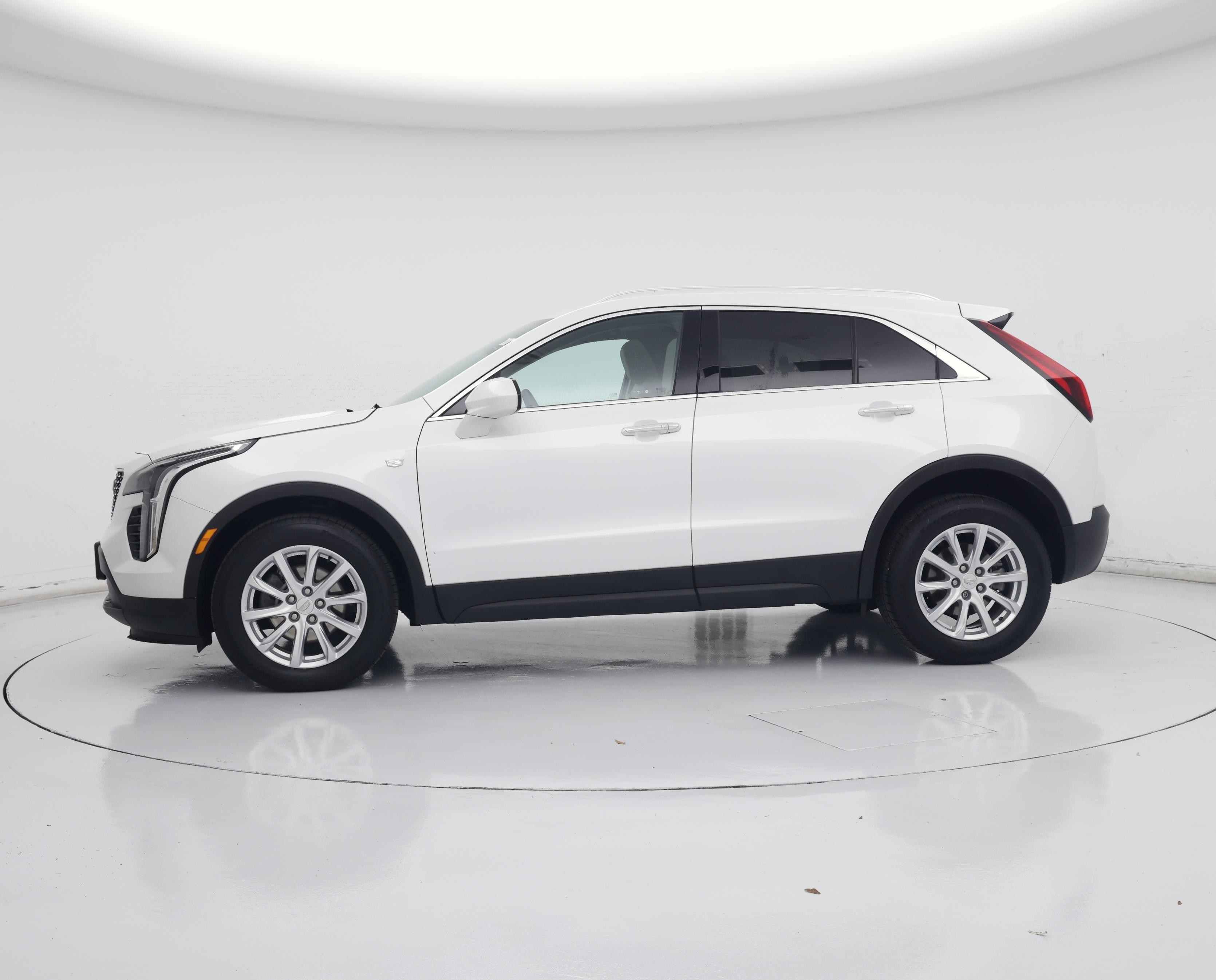 Thumbnail: 2023 Cadillac XT4 - 3