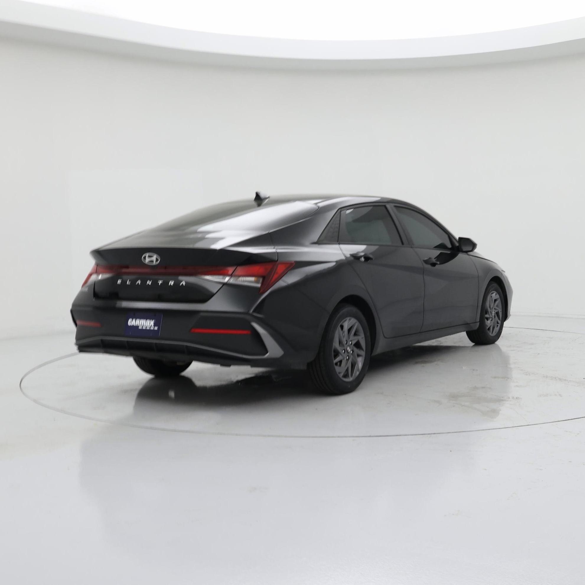 Thumbnail: 2024 Hyundai Elantra - 8