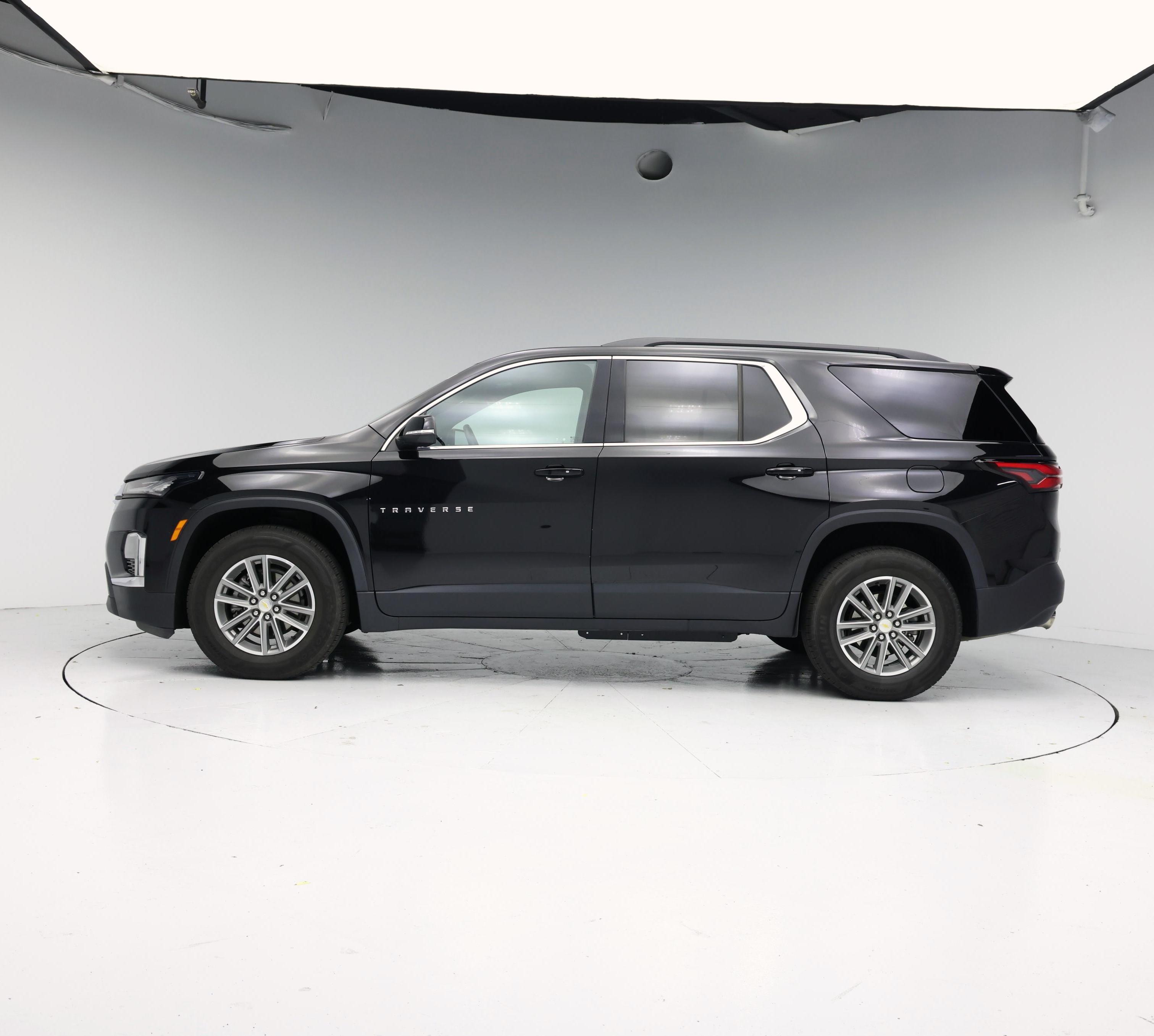 Thumbnail: 2023 Chevrolet Traverse - 3