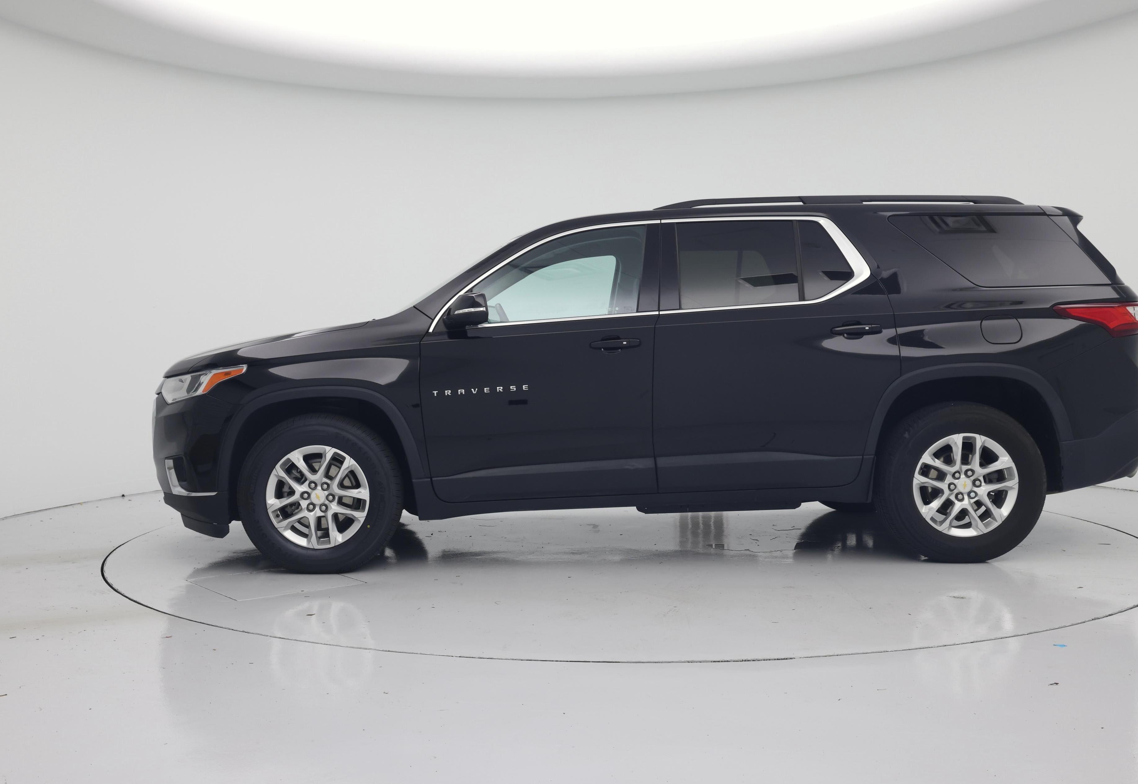 Thumbnail: 2021 Chevrolet Traverse - 3