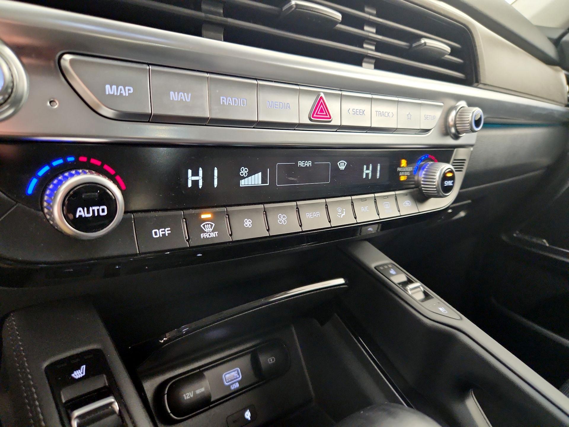 Thumbnail: 2020 Kia Telluride - 17