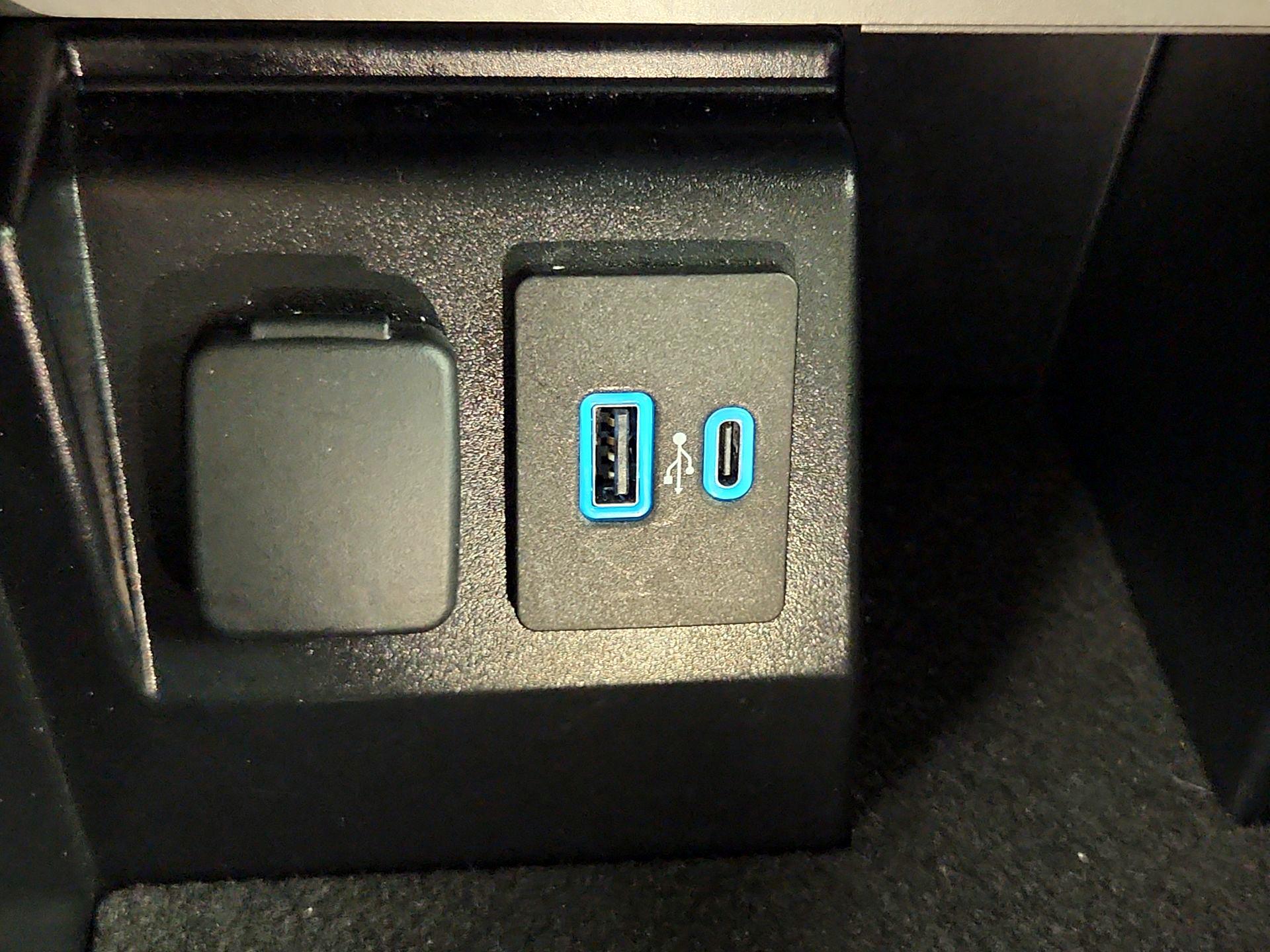 Thumbnail: 2023 Ford Explorer - 19