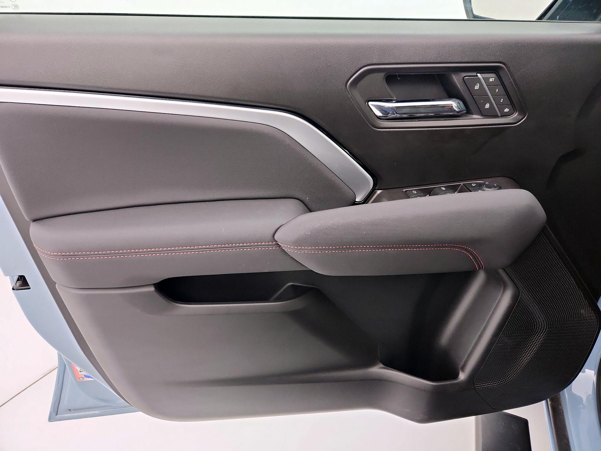 Thumbnail: 2025 Chevrolet Colorado - 12