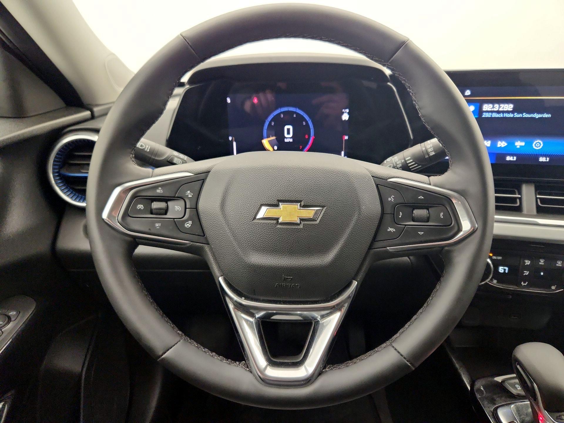 Thumbnail: 2025 Chevrolet Trax - 10