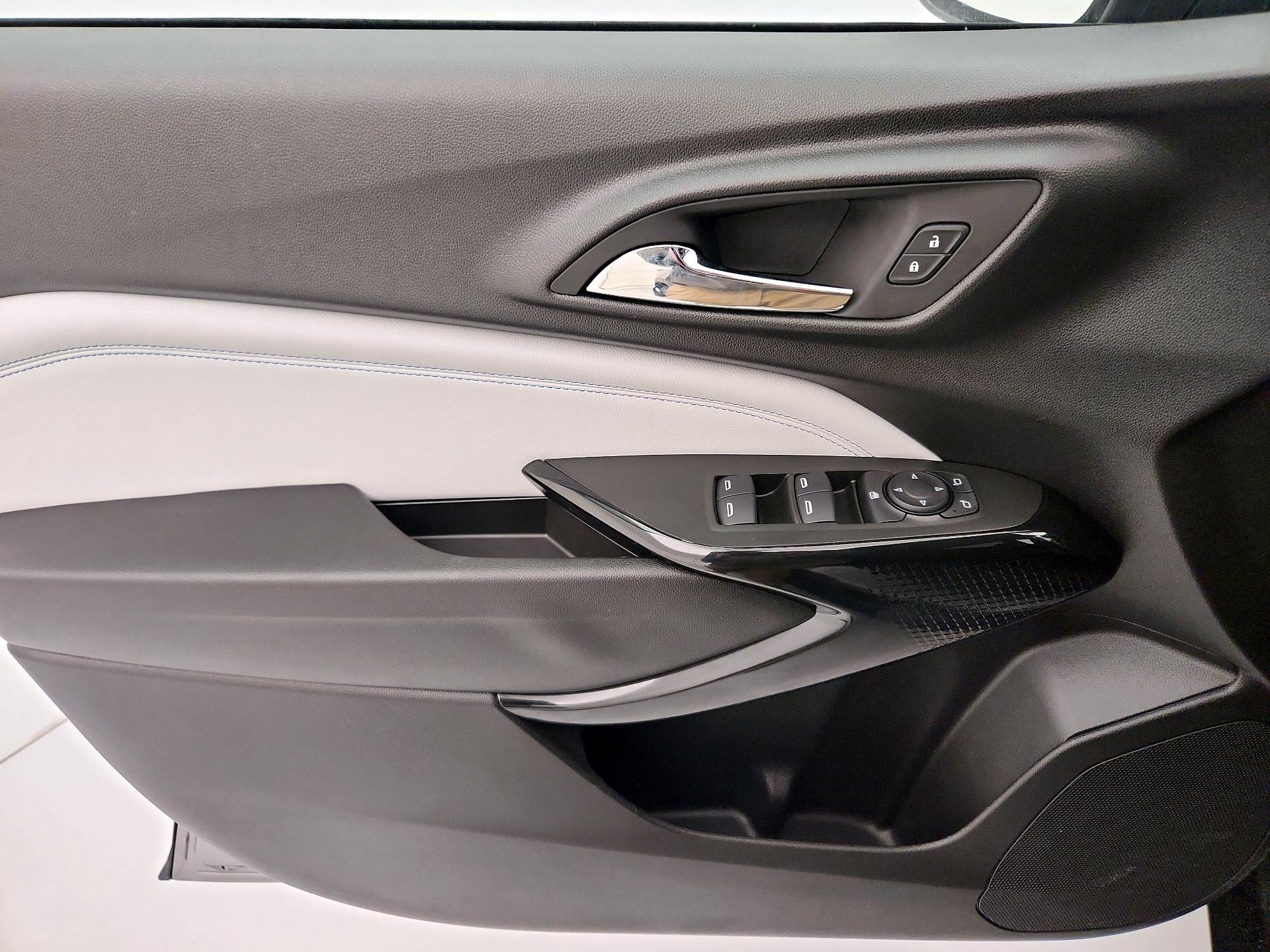 Thumbnail: 2025 Chevrolet Trax - 12