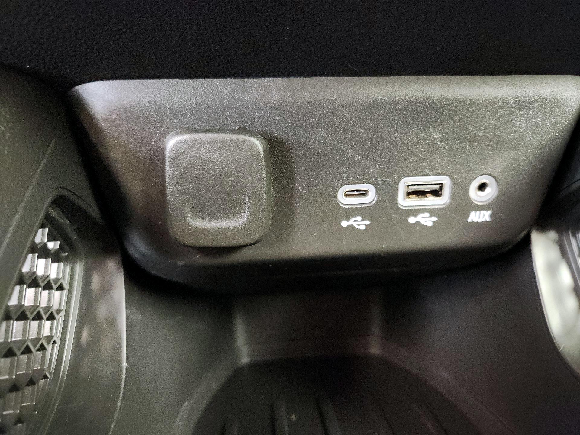 Thumbnail: 2023 Chevrolet TrailBlazer - 18