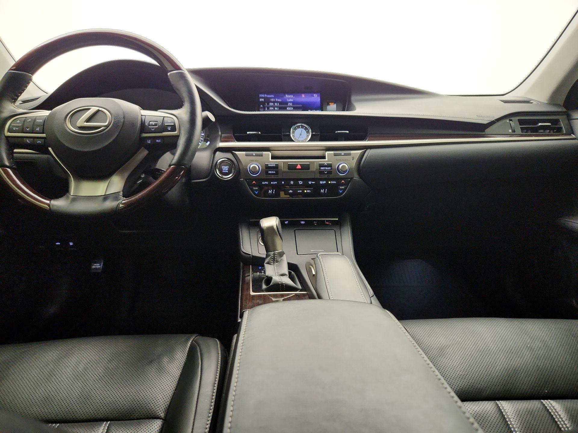 Thumbnail: 2018 Lexus ES - 9