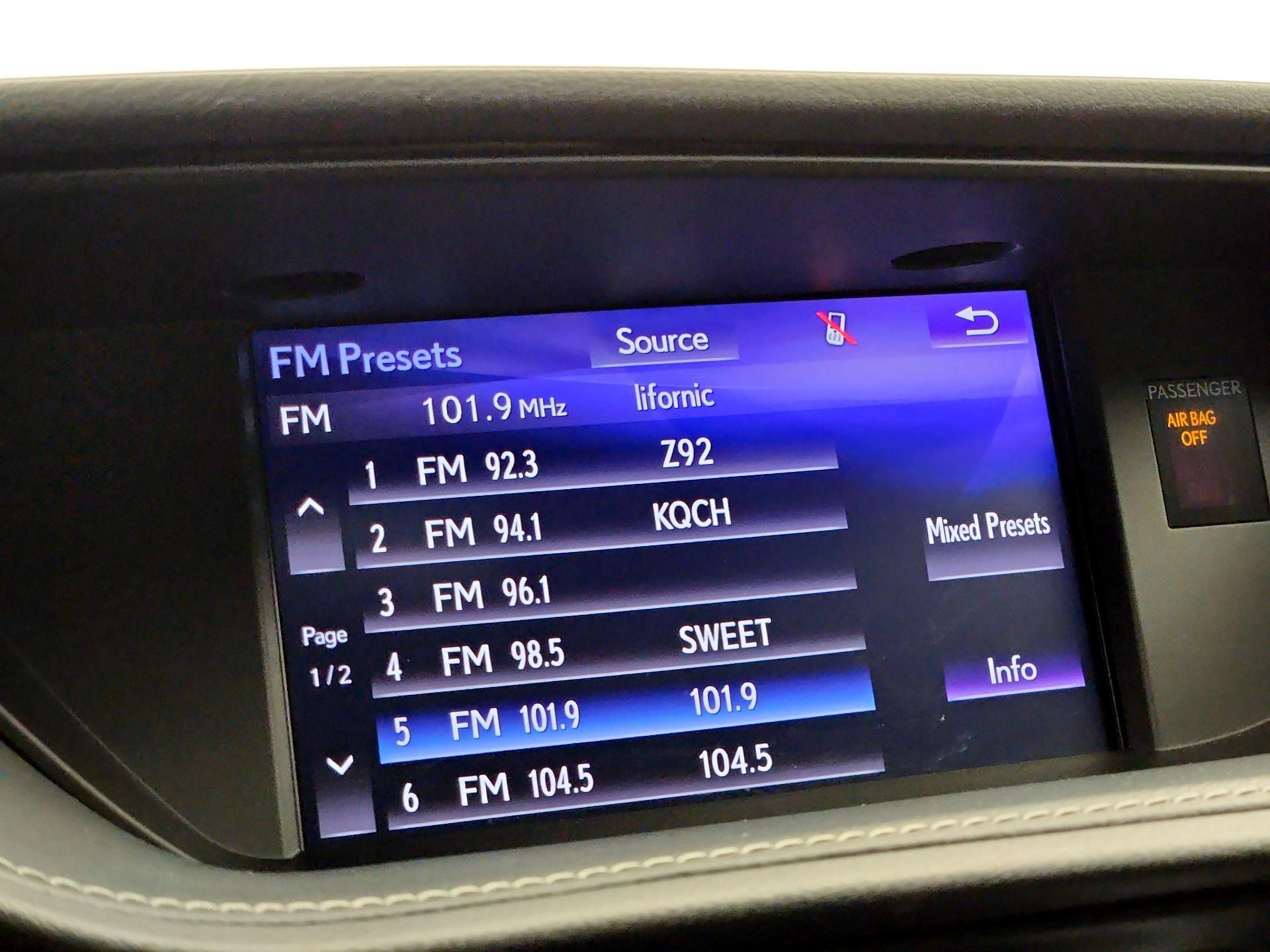 Thumbnail: 2018 Lexus ES - 16