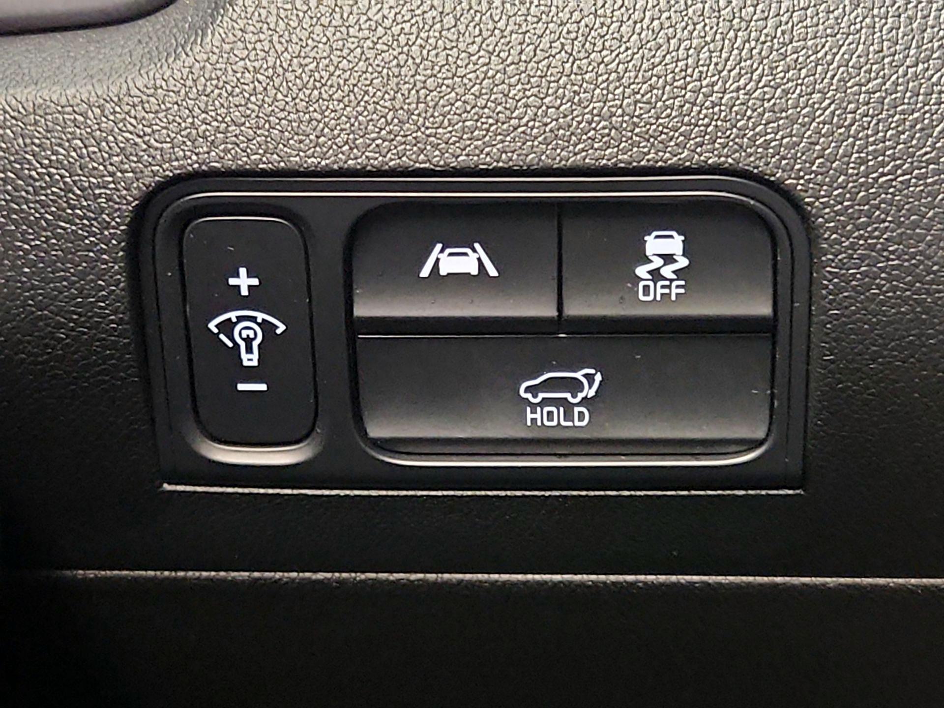 Thumbnail: 2023 Kia Sorento - 13