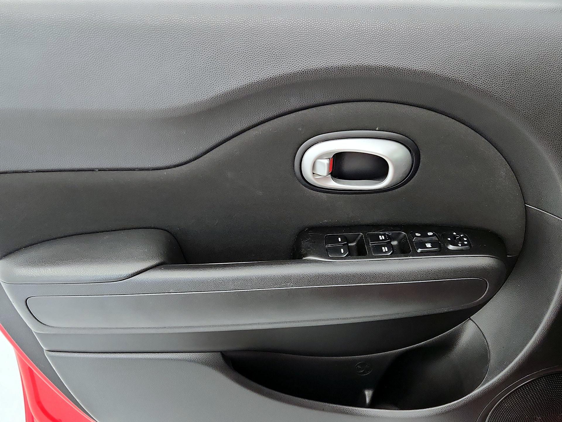 Thumbnail: 2014 Kia Soul - 12