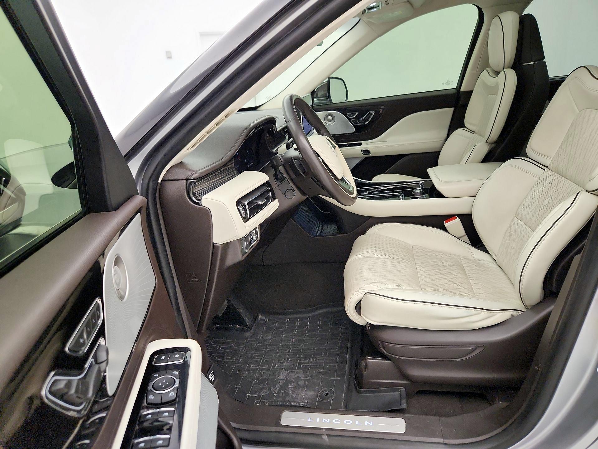 Thumbnail: 2021 Lincoln Aviator - 11