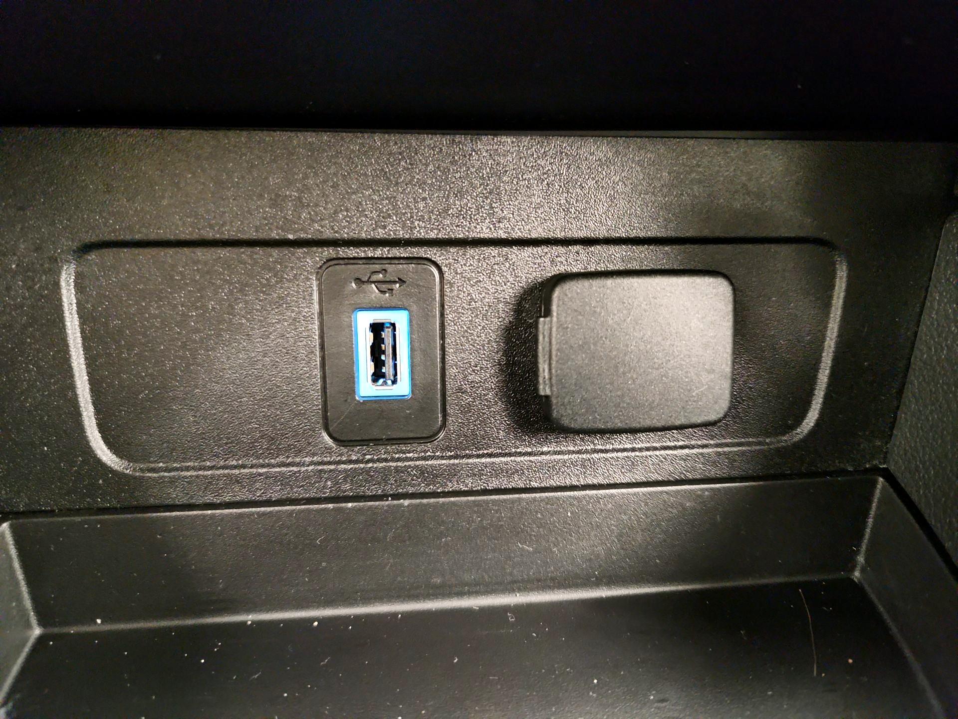 Thumbnail: 2019 Ford Escape - 19