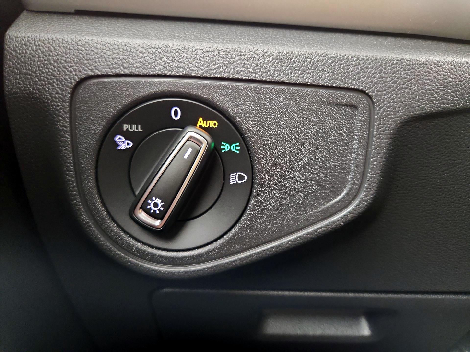 Thumbnail: 2021 Volkswagen Atlas - 13