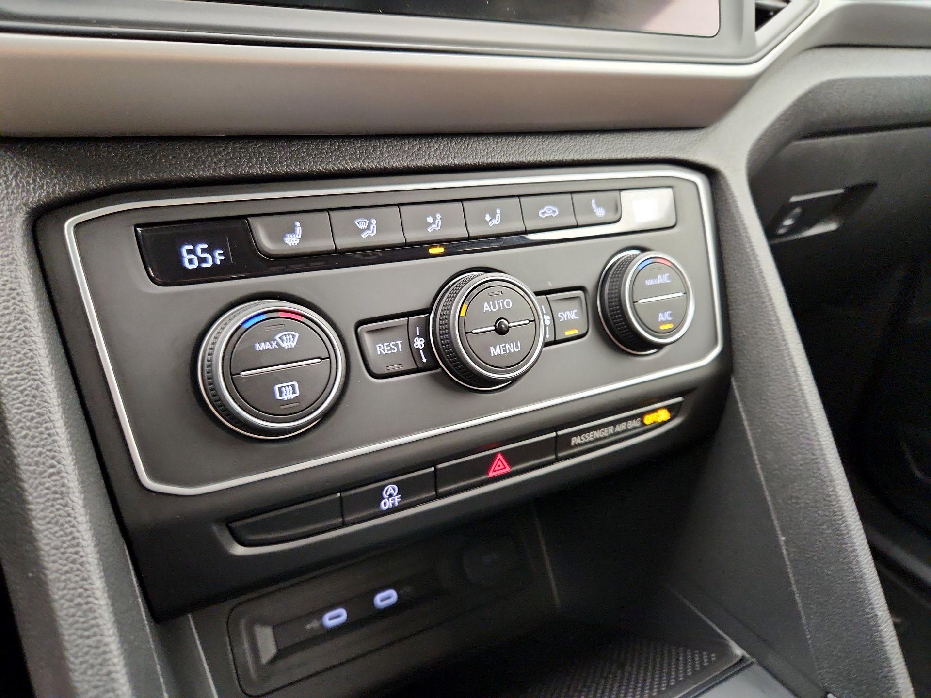 Thumbnail: 2021 Volkswagen Atlas - 16