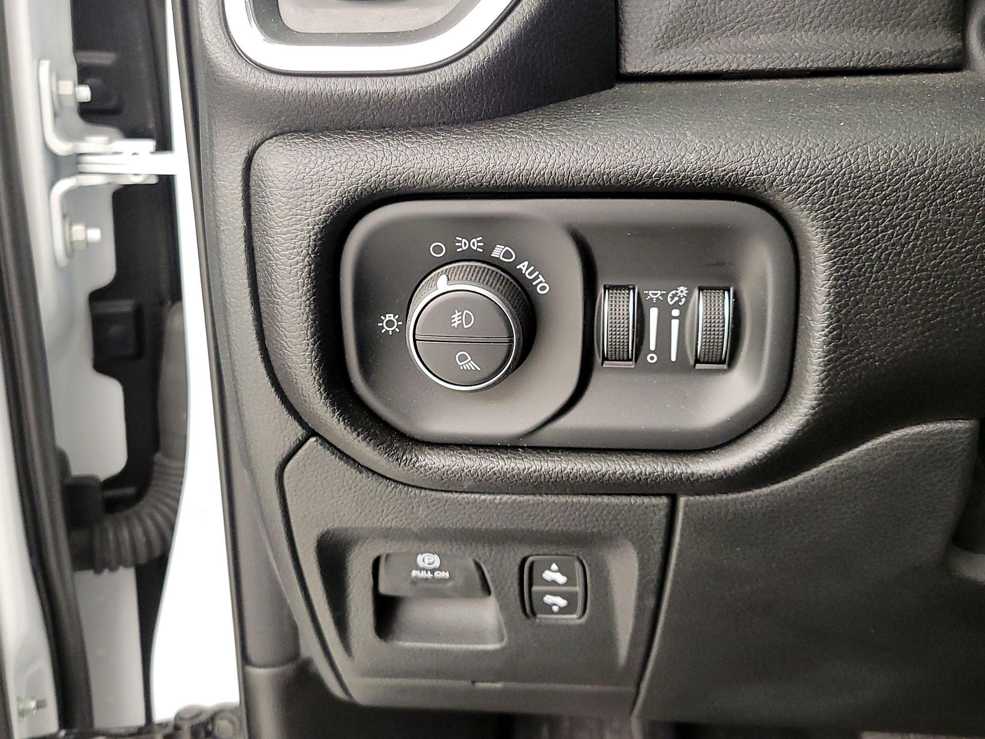 Thumbnail: 2025 RAM 1500 - 13