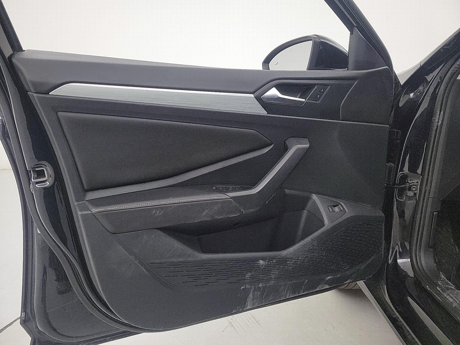 Thumbnail: 2025 Volkswagen Jetta - 12