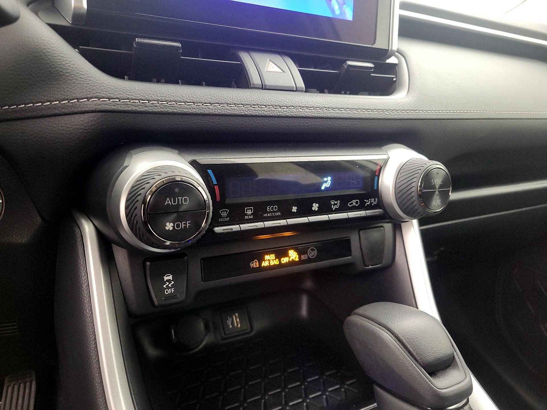 Thumbnail: 2025 Toyota RAV4 - 16