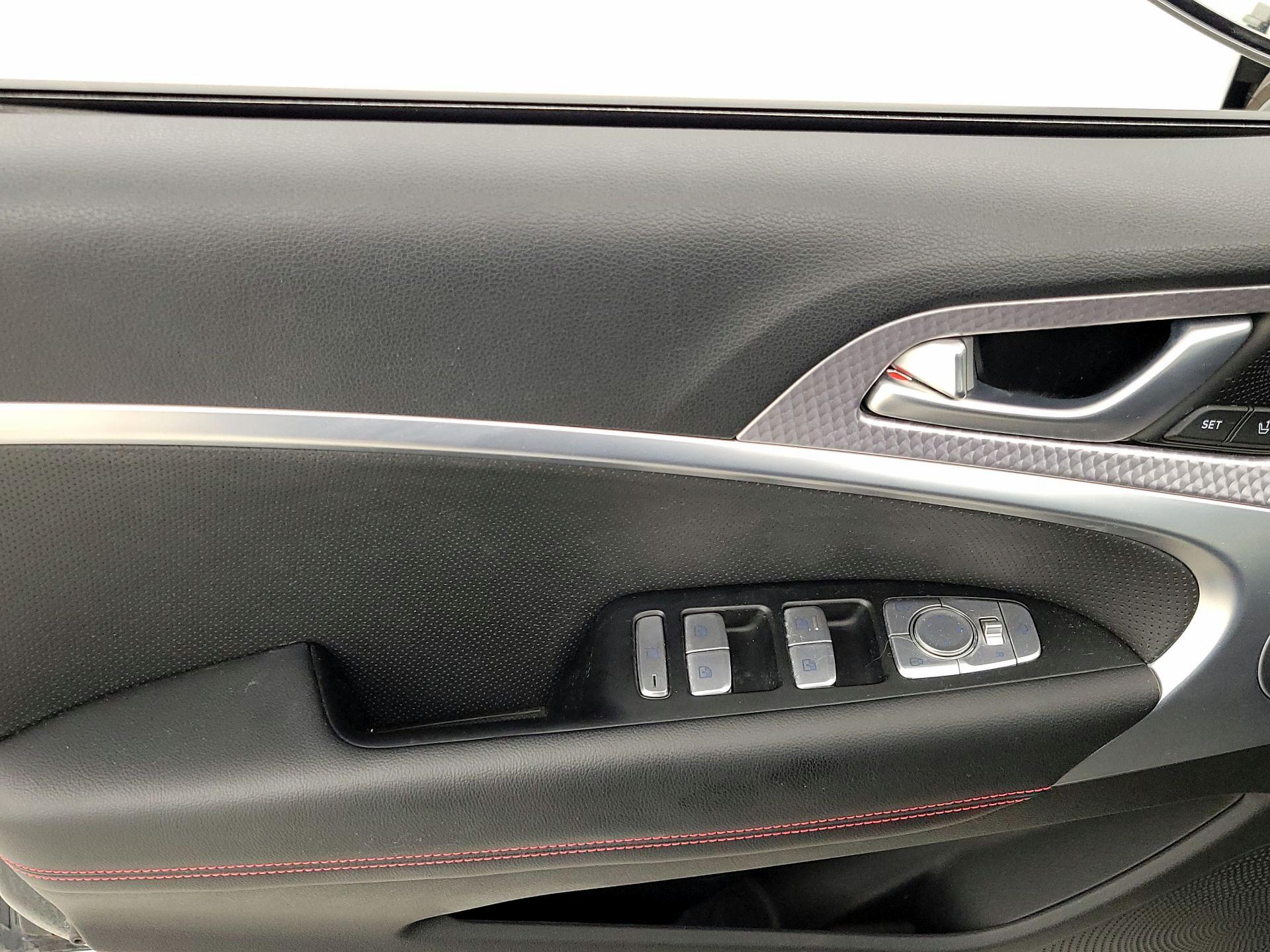 Thumbnail: 2023 Genesis G70 - 12