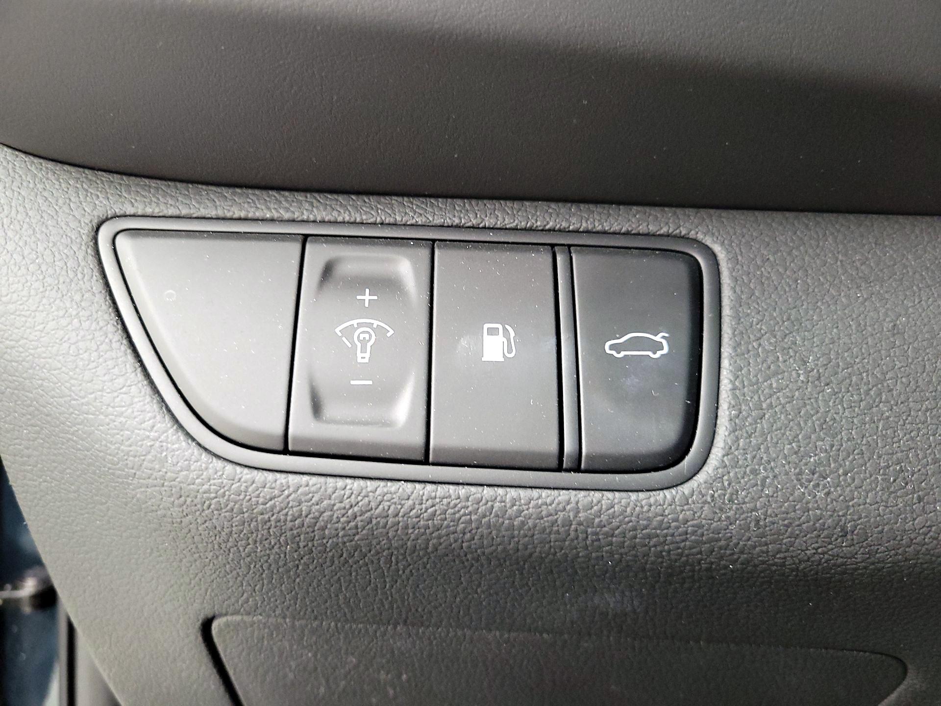 Thumbnail: 2023 Genesis G70 - 13