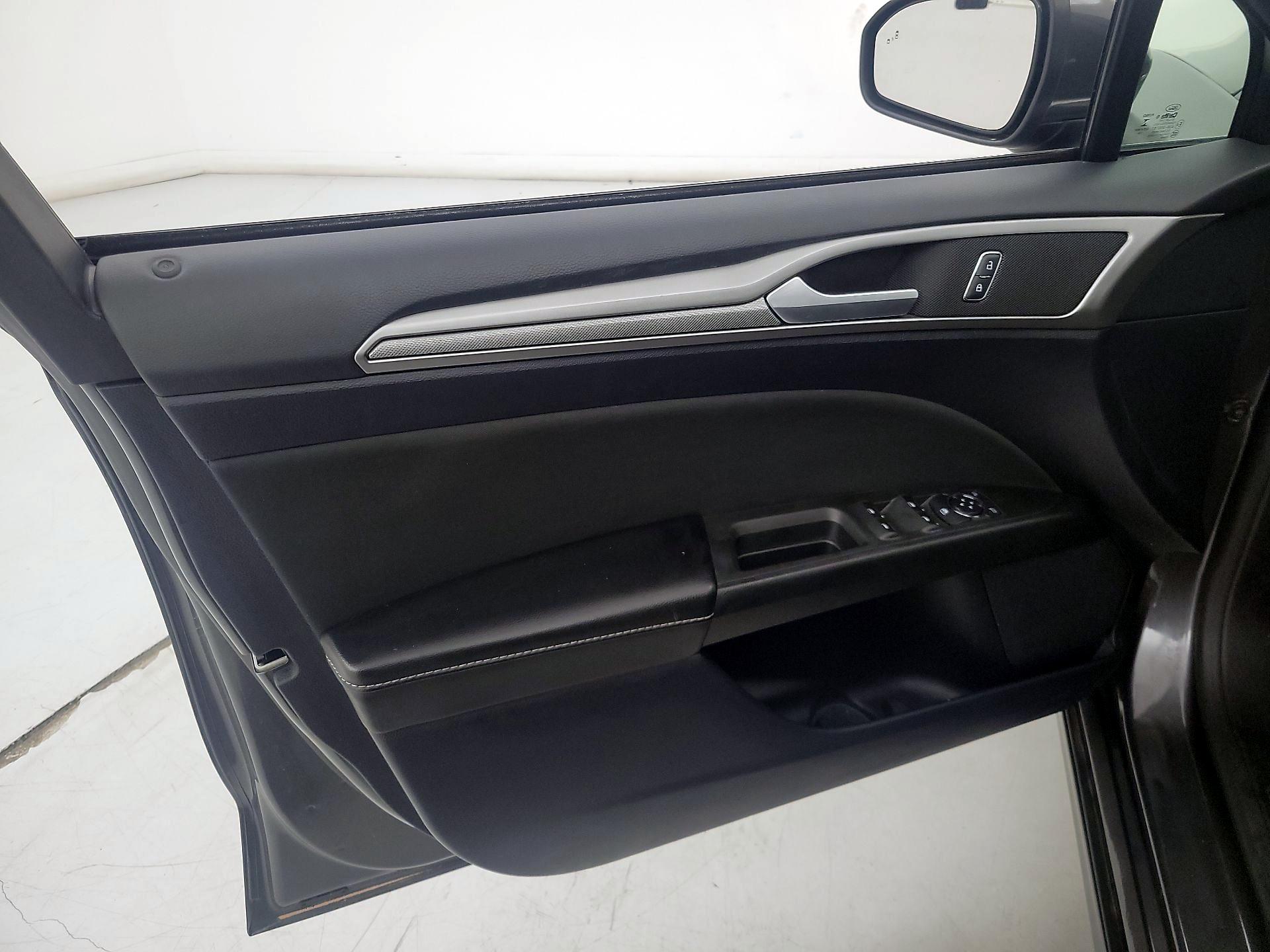 Thumbnail: 2020 Ford Fusion - 12