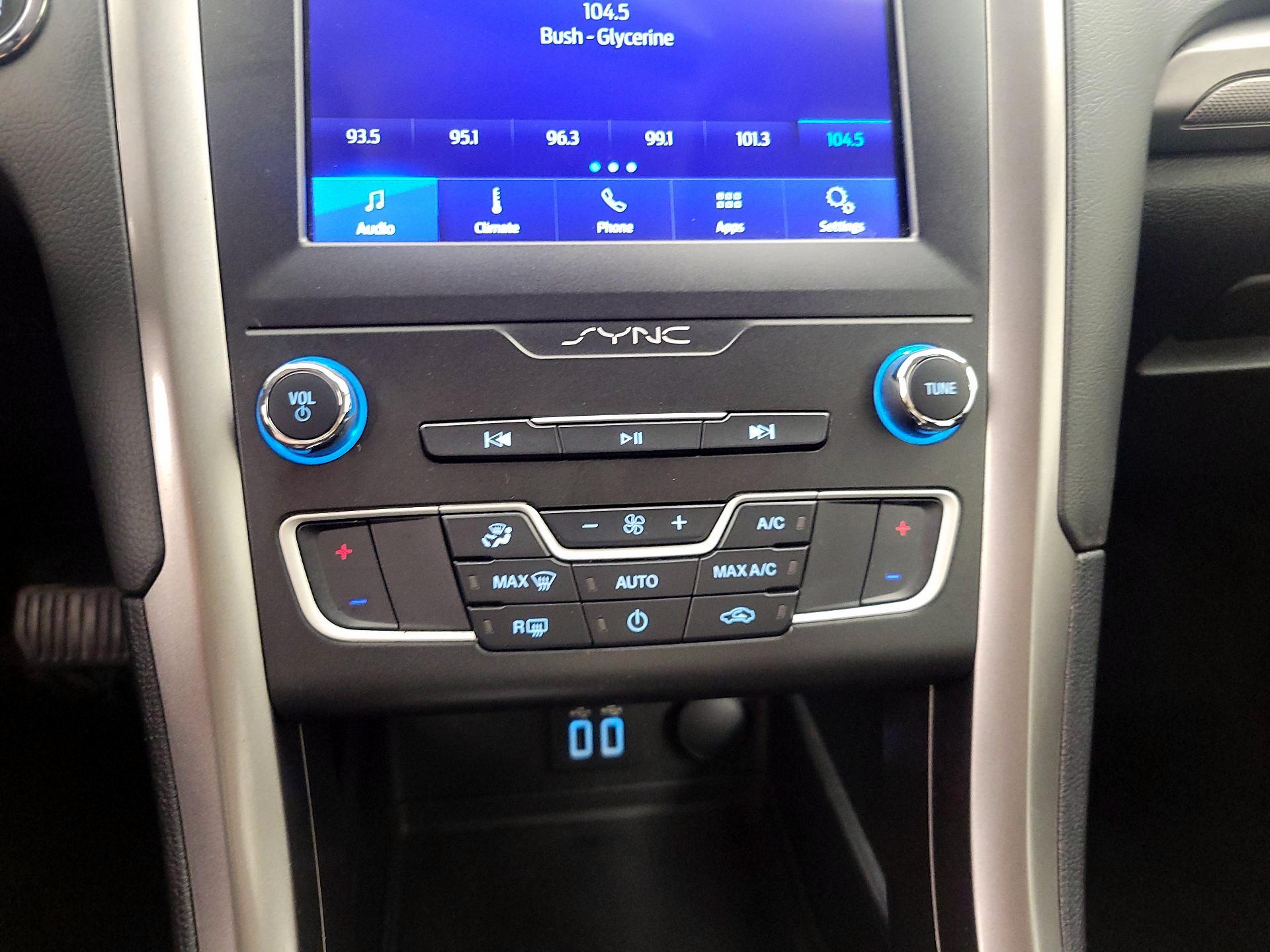 Thumbnail: 2020 Ford Fusion - 16