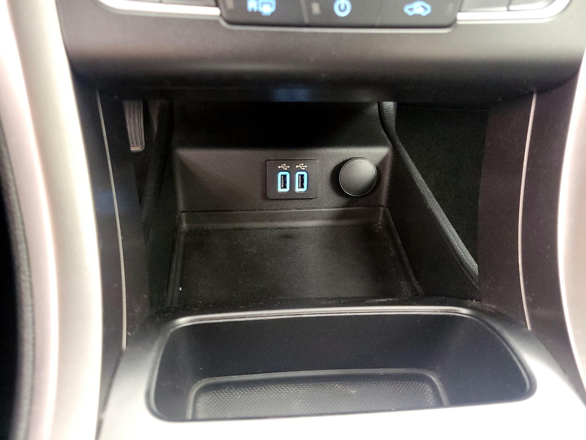 Thumbnail: 2020 Ford Fusion - 18