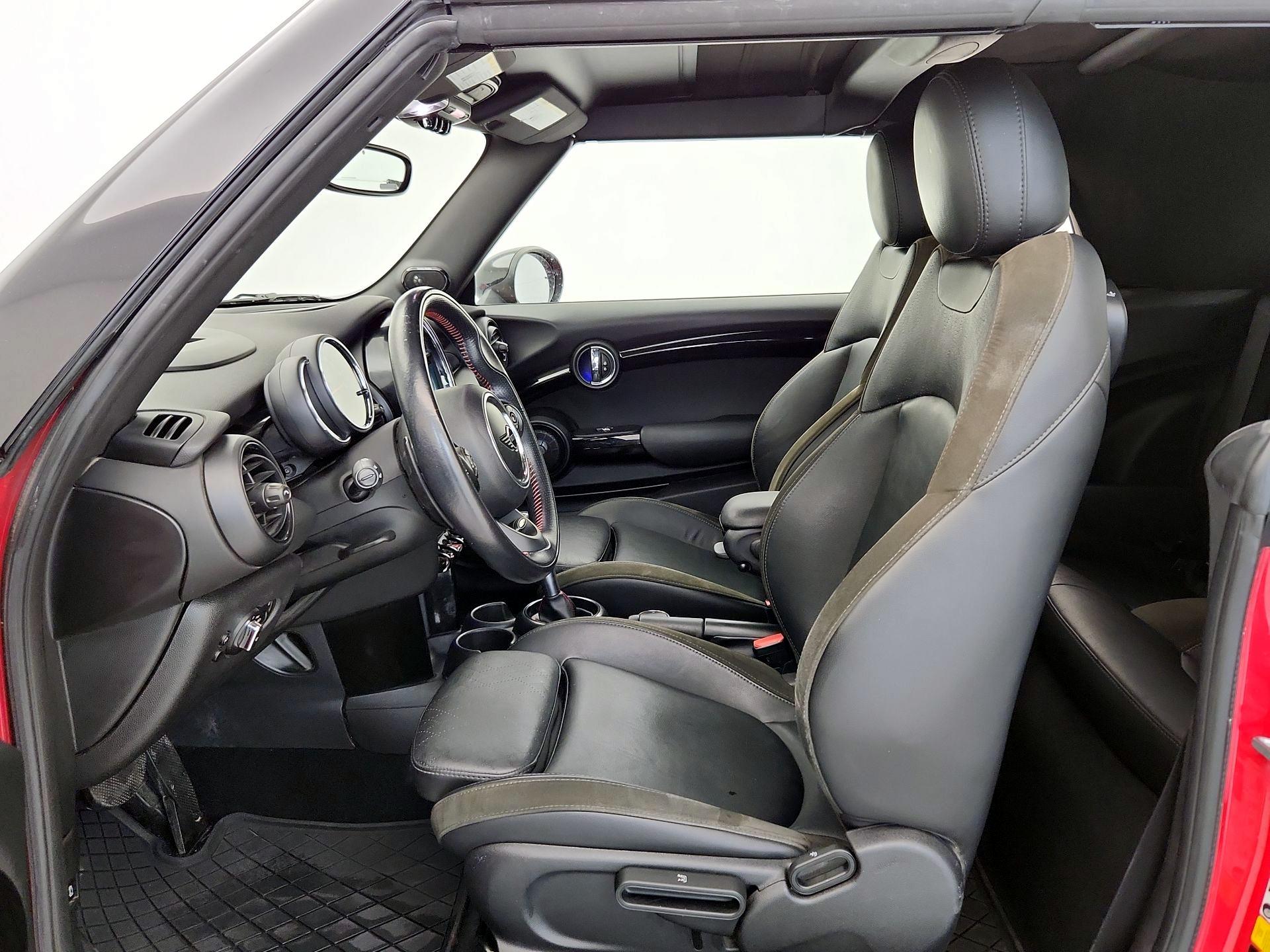 Thumbnail: 2019 MINI Cooper - 11