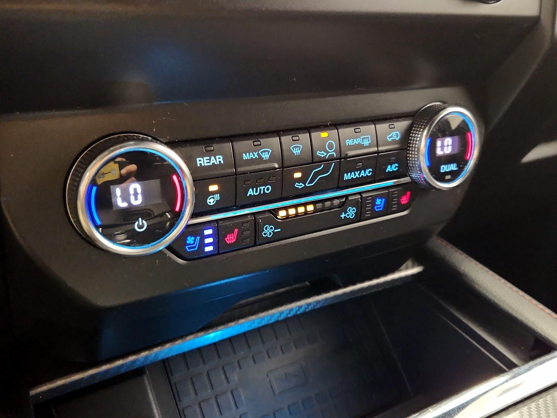 Thumbnail: 2019 Ford Expedition - 17