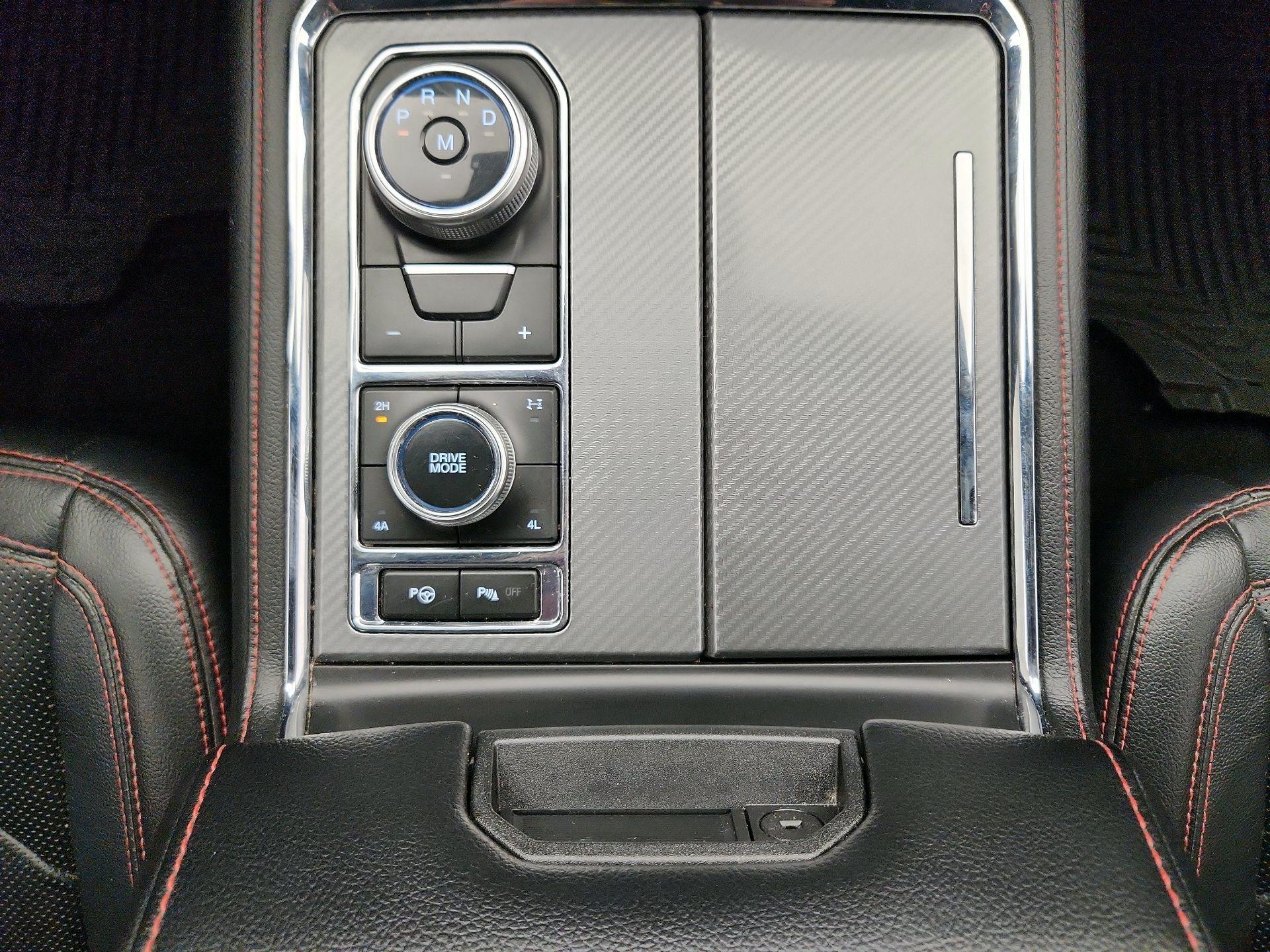 Thumbnail: 2019 Ford Expedition - 18