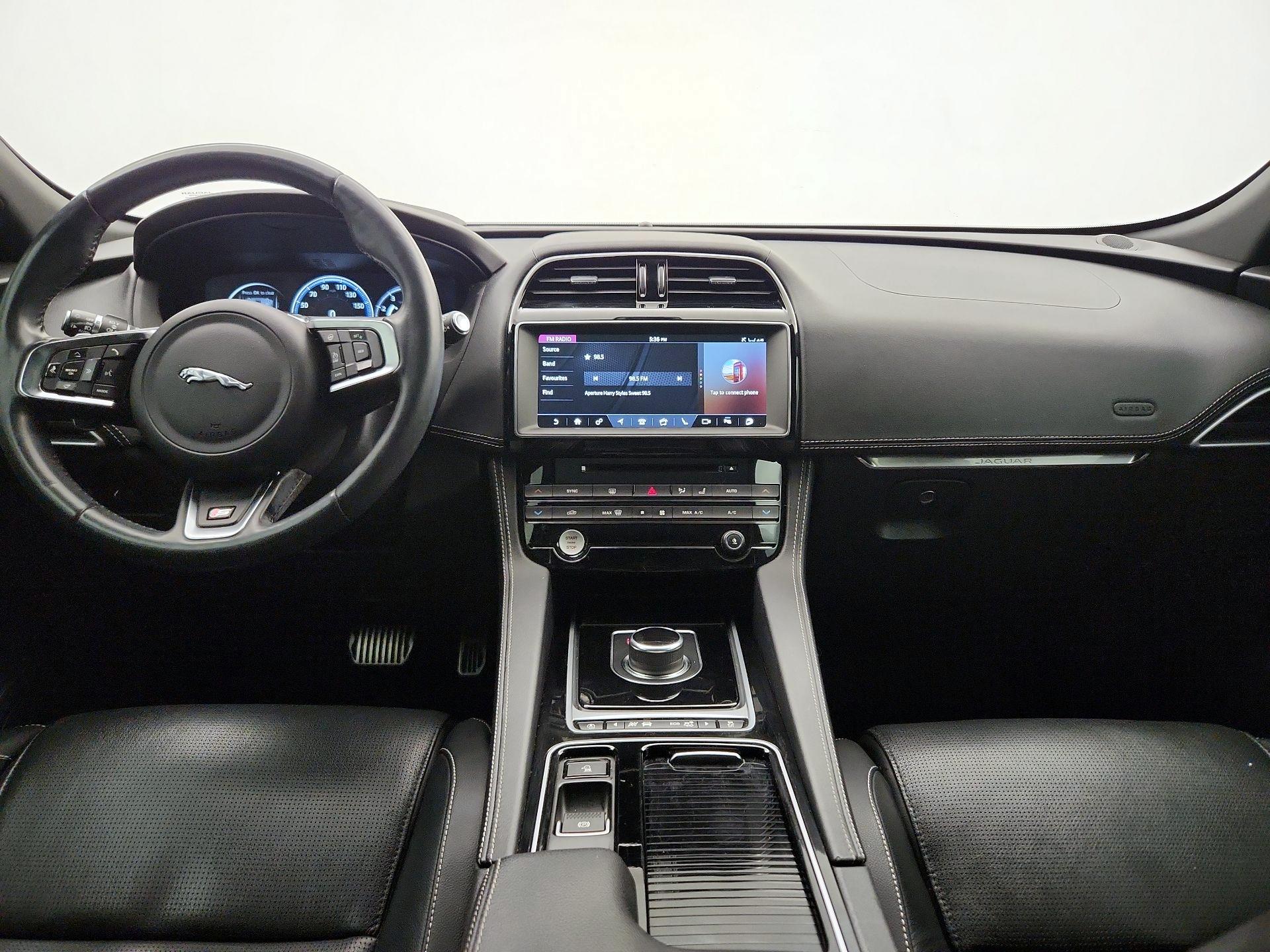 Thumbnail: 2018 Jaguar F-Pace - 9