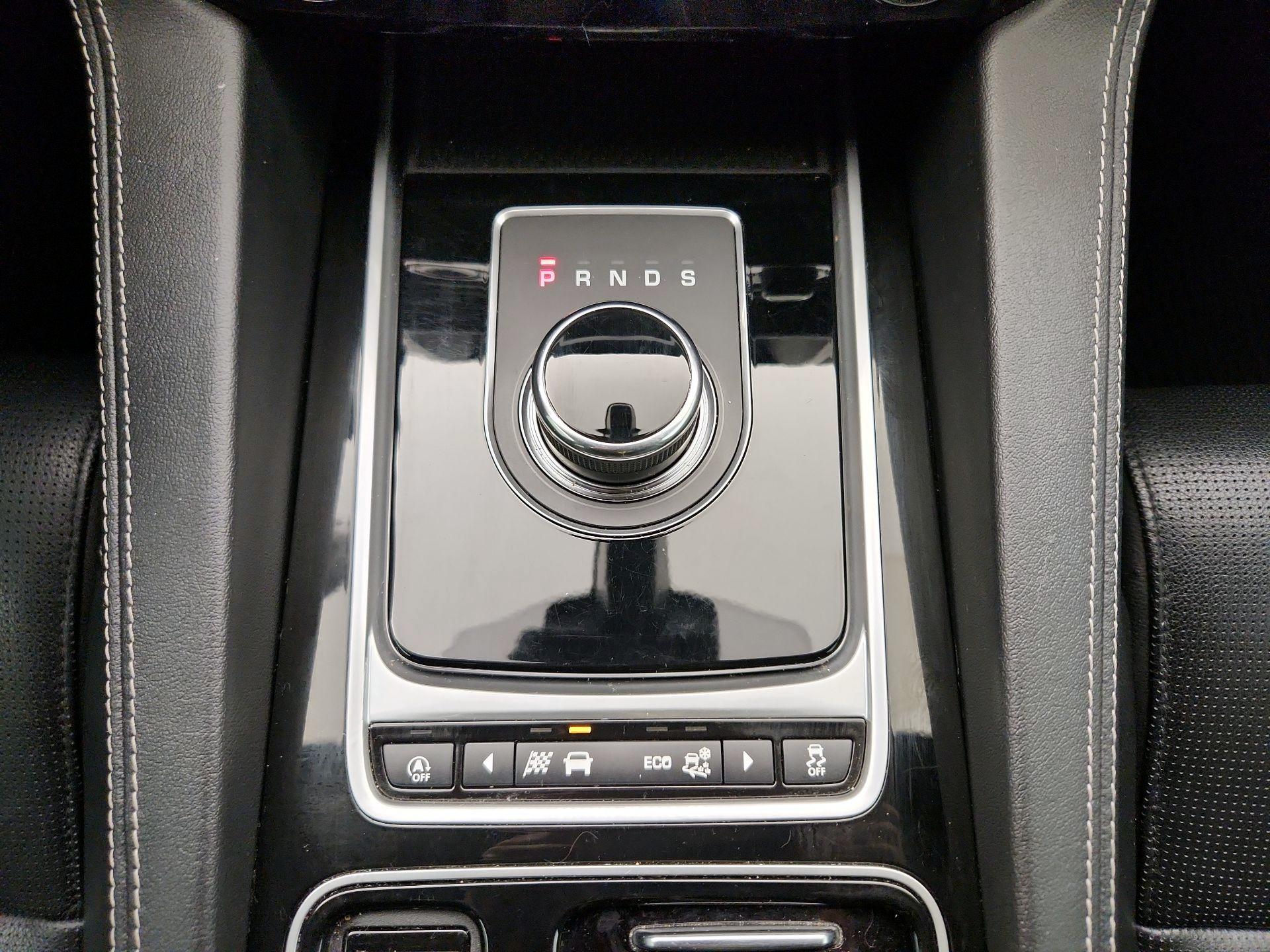 Thumbnail: 2018 Jaguar F-Pace - 18