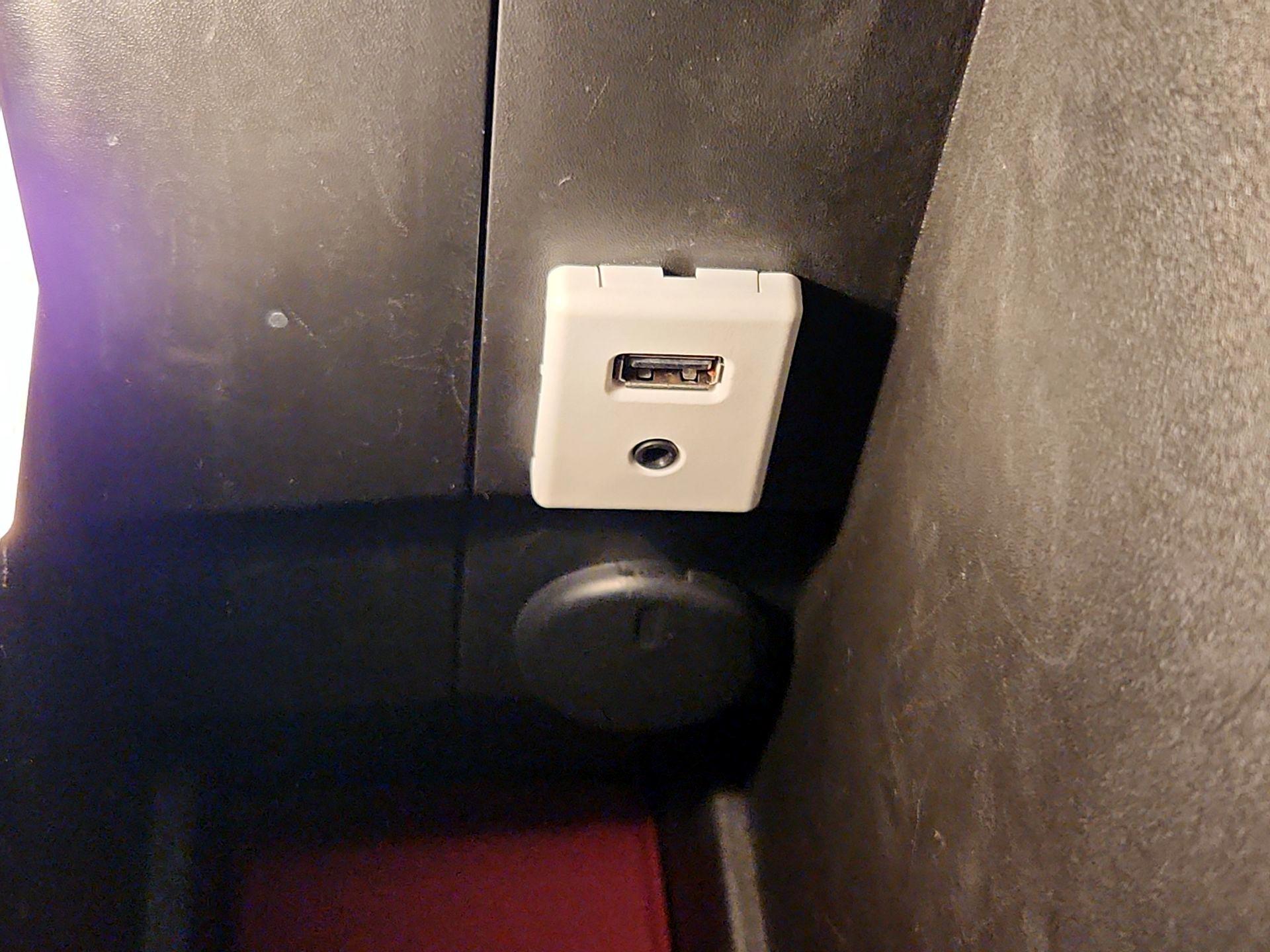 Thumbnail: 2015 Chevrolet Equinox - 16