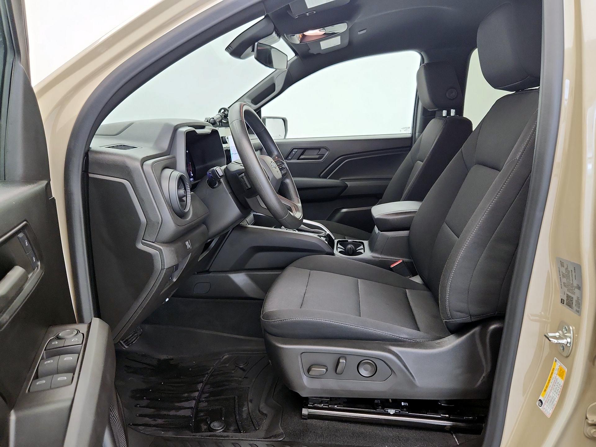 Thumbnail: 2024 Chevrolet Colorado - 11