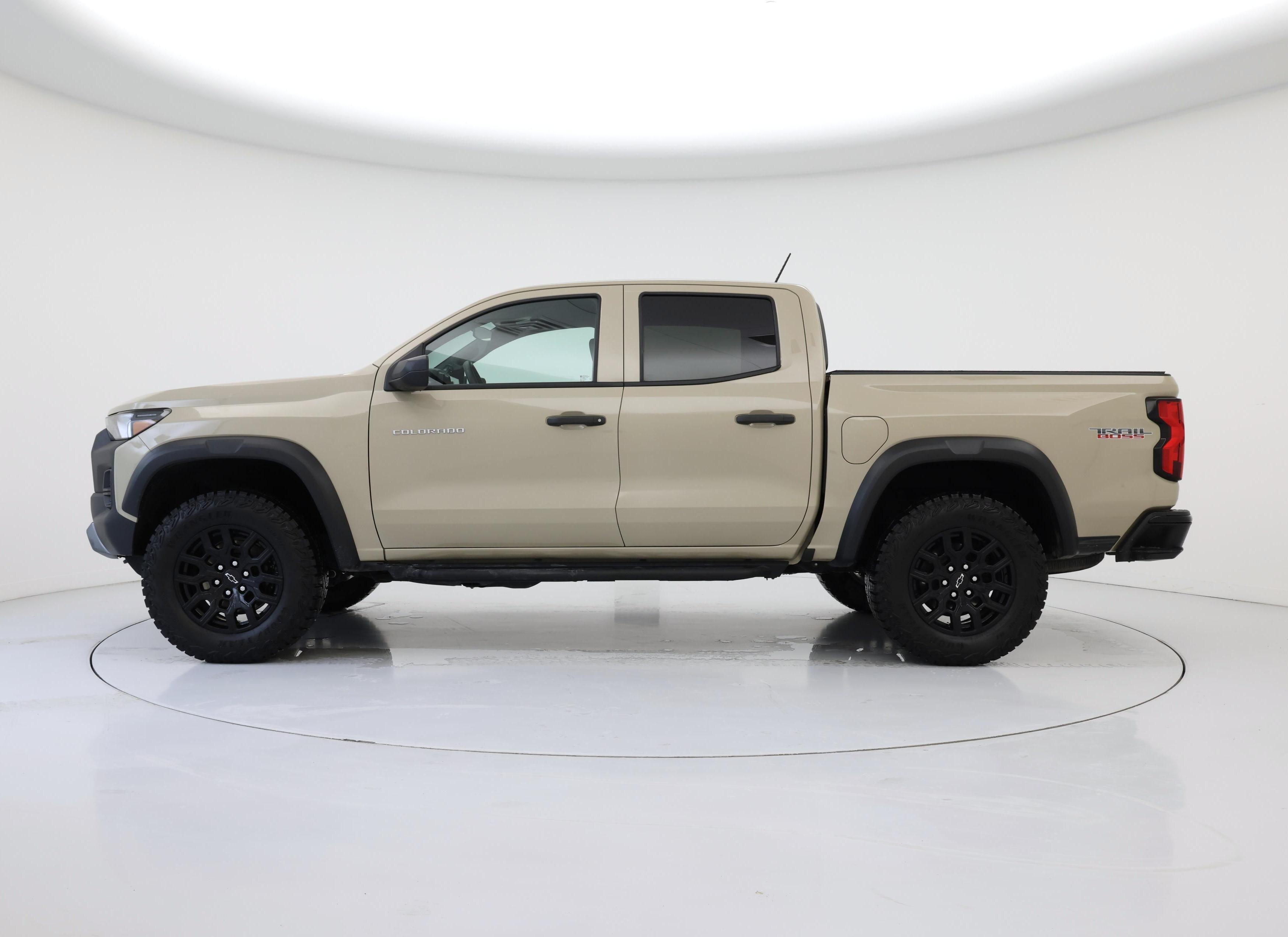 Thumbnail: 2024 Chevrolet Colorado - 3