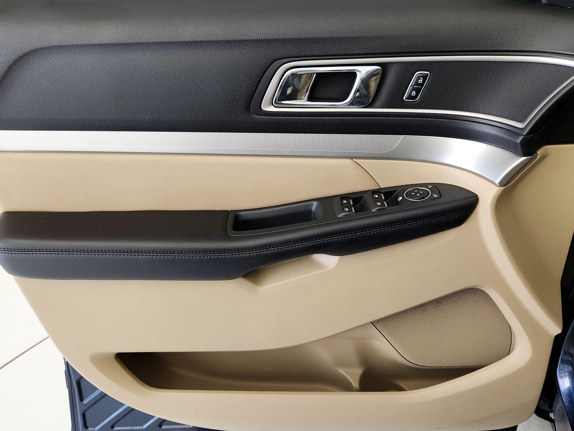 Thumbnail: 2017 Ford Explorer - 12