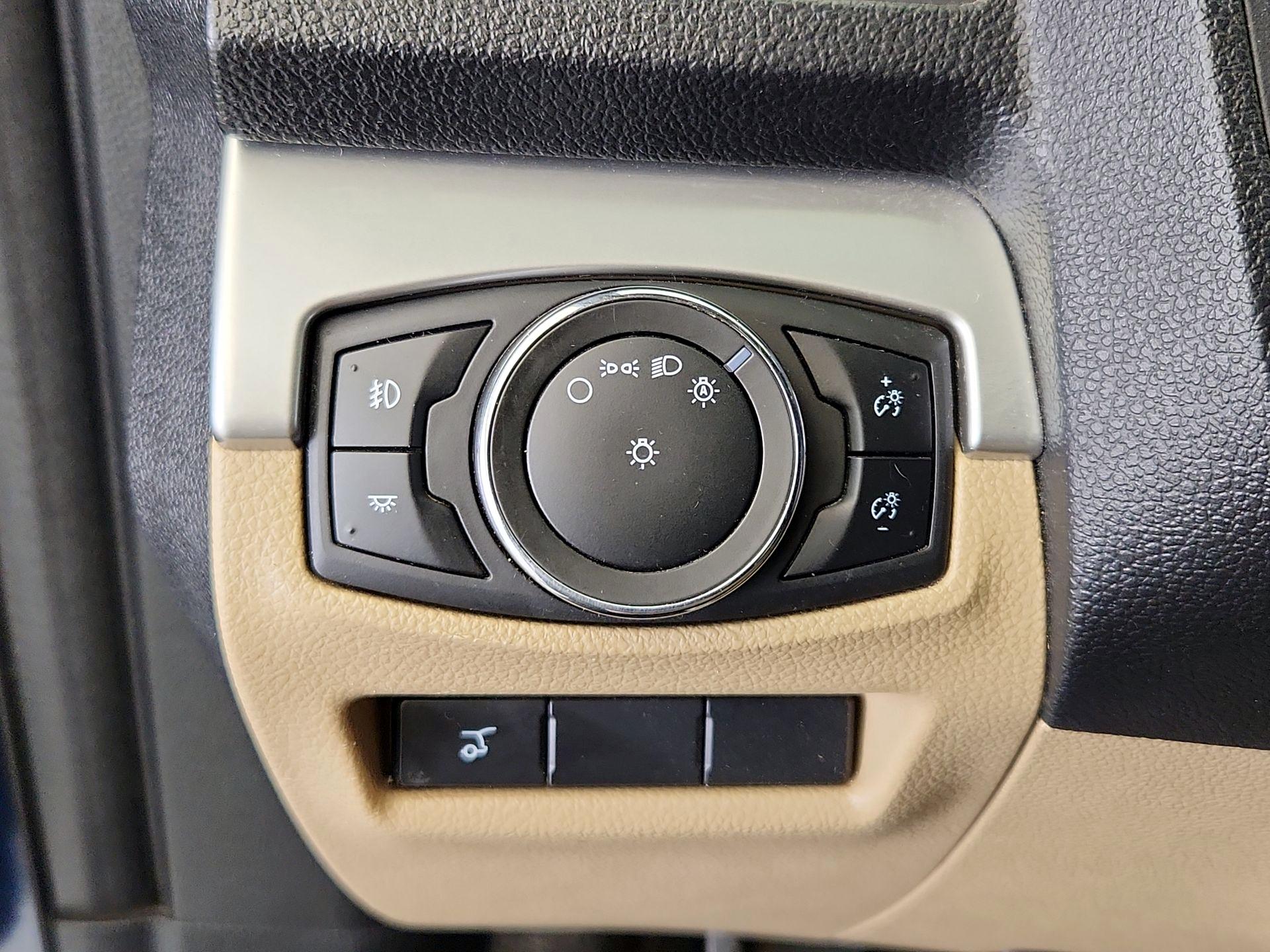 Thumbnail: 2017 Ford Explorer - 13