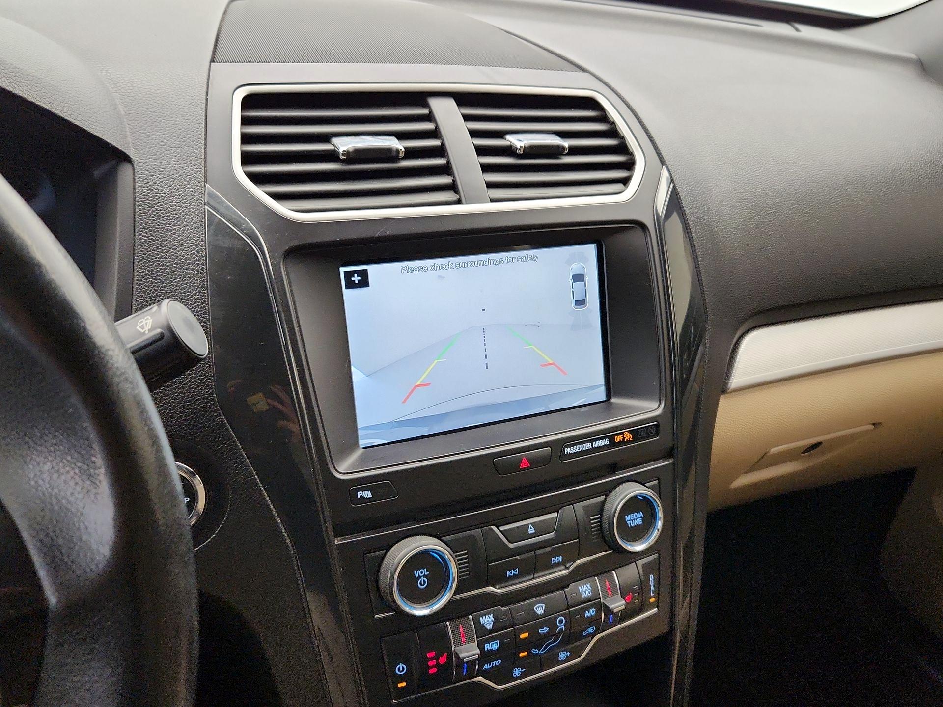 Thumbnail: 2017 Ford Explorer - 15