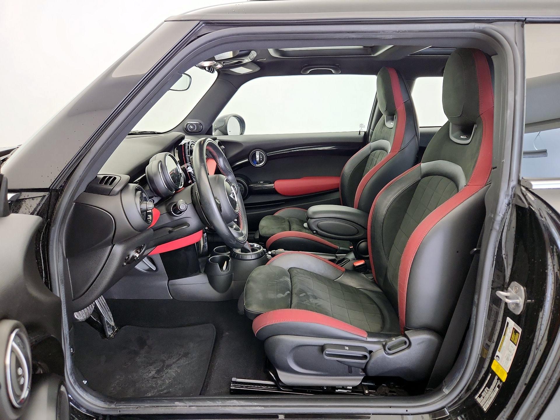 Thumbnail: 2015 MINI Cooper Hardtop - 11