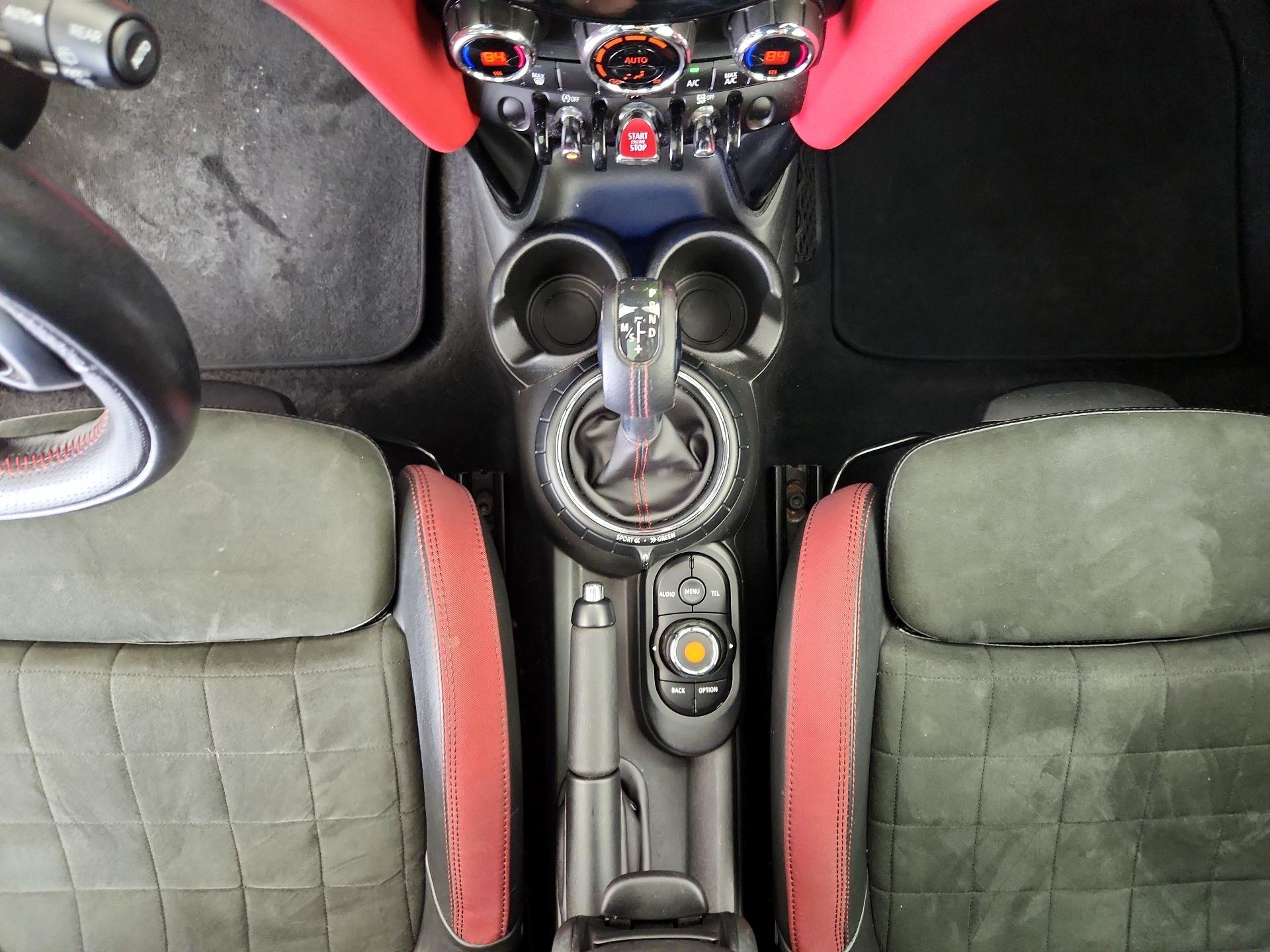 Thumbnail: 2015 MINI Cooper Hardtop - 16