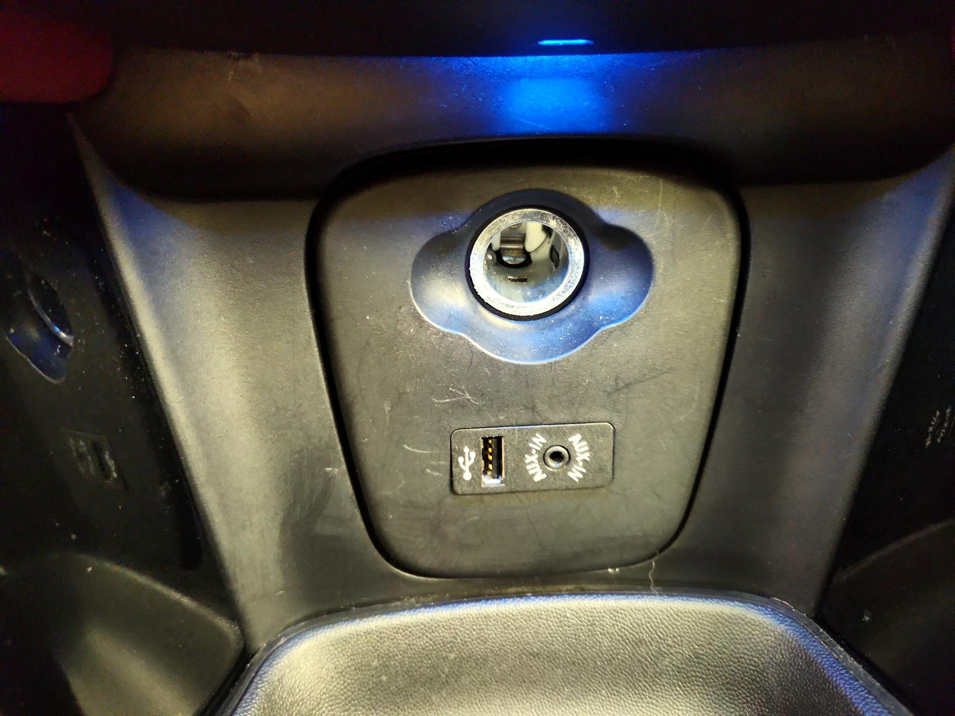 Thumbnail: 2015 MINI Cooper Hardtop - 17