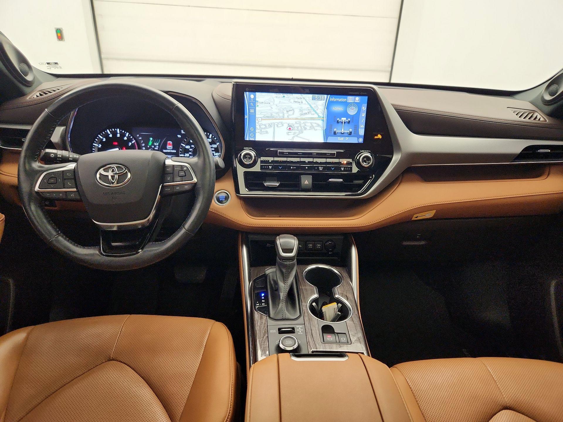 Thumbnail: 2020 Toyota Highlander - 9