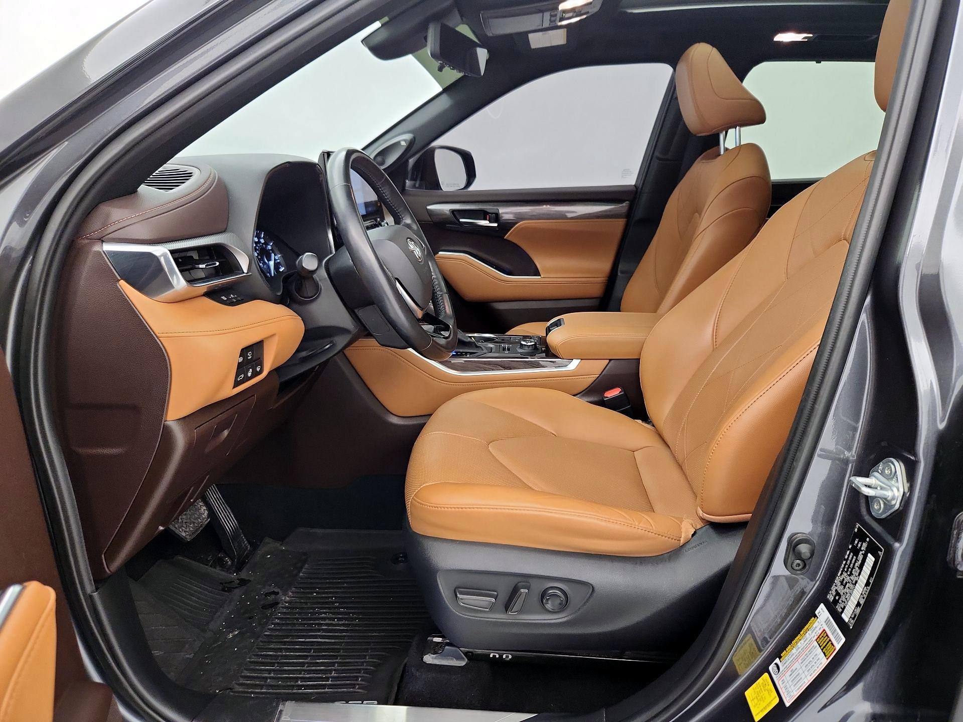 Thumbnail: 2020 Toyota Highlander - 11