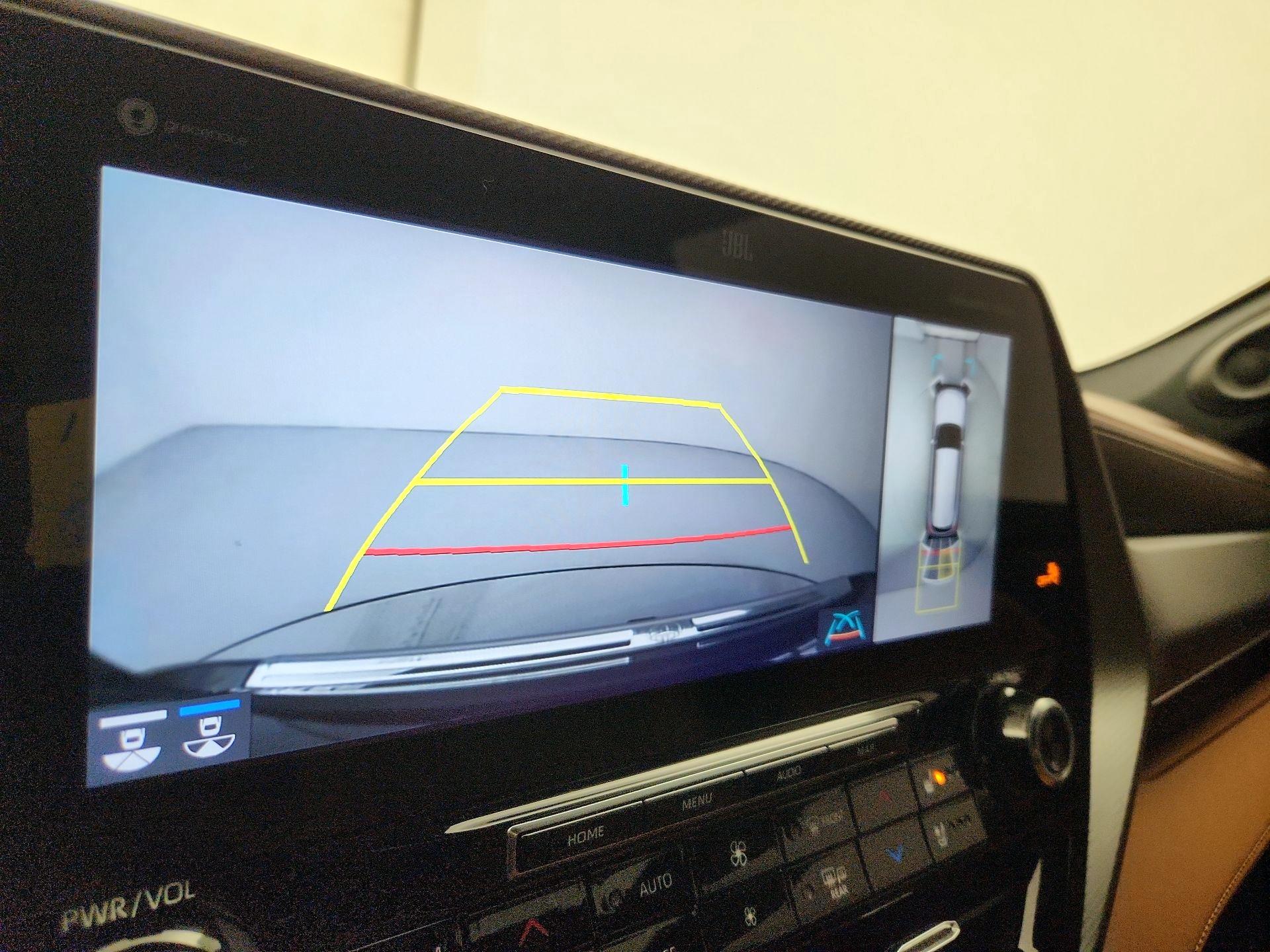 Thumbnail: 2020 Toyota Highlander - 15