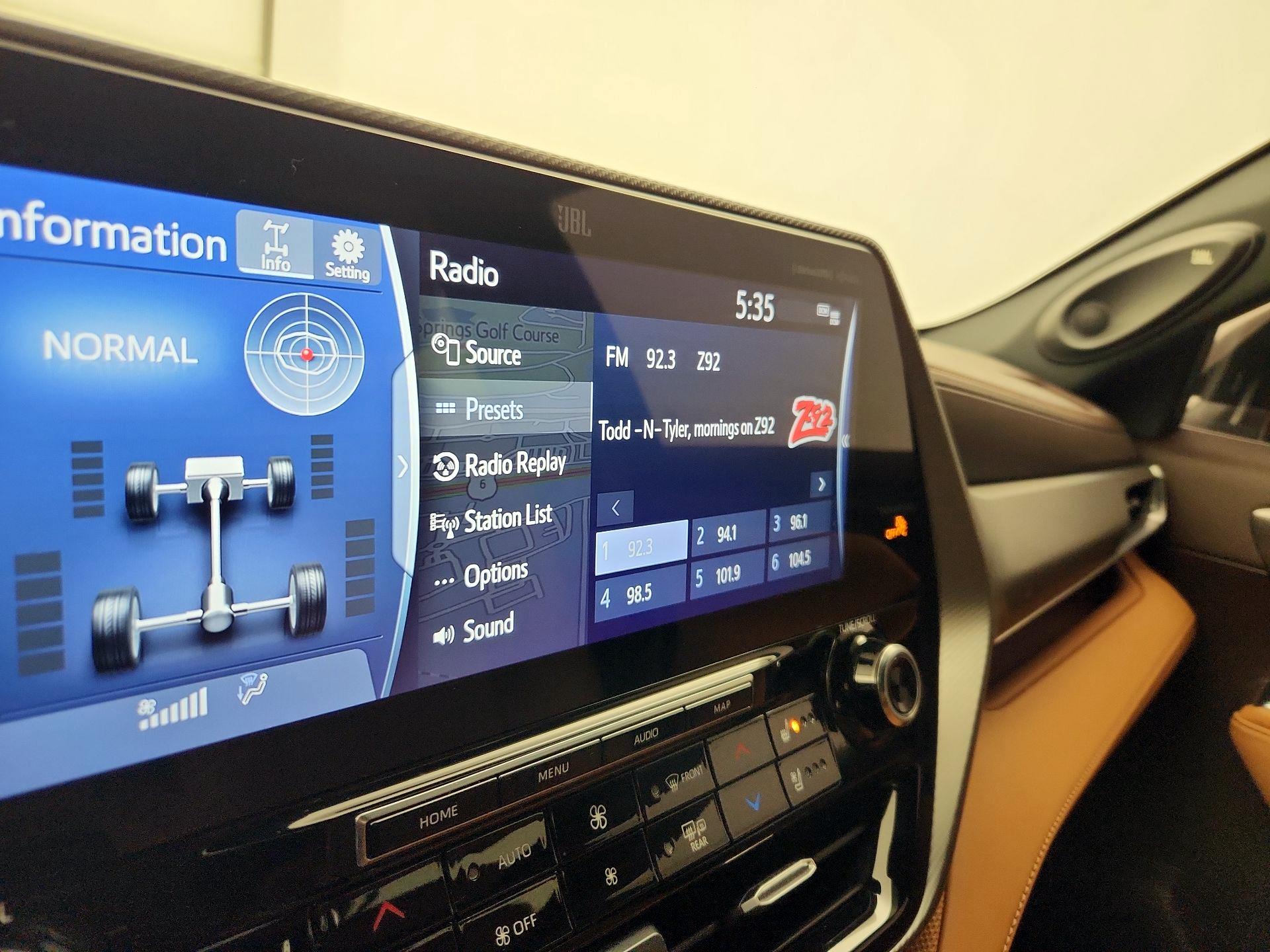 Thumbnail: 2020 Toyota Highlander - 16