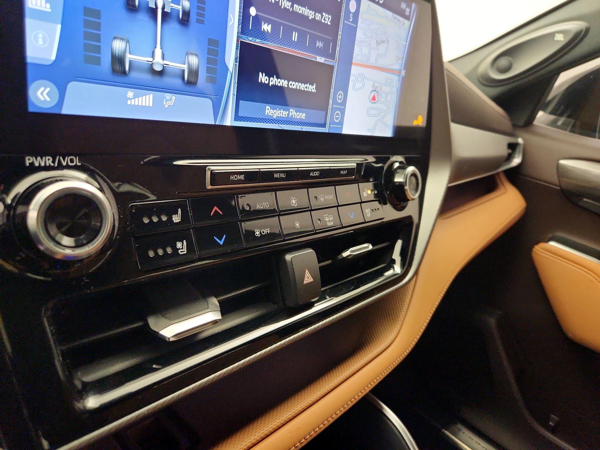 Thumbnail: 2020 Toyota Highlander - 17