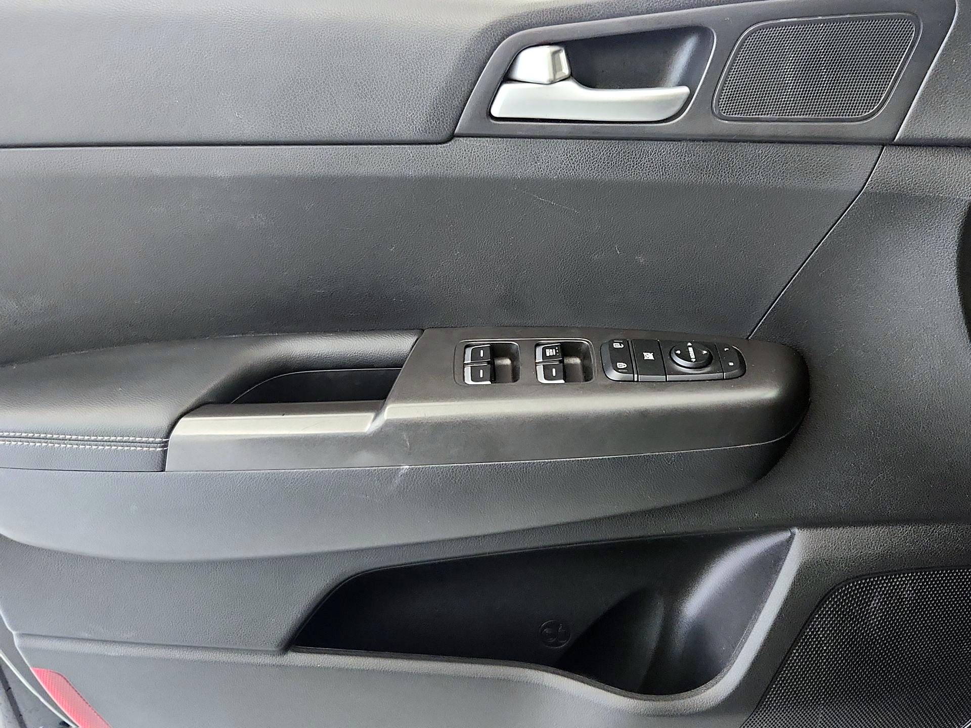 Thumbnail: 2020 Kia Sportage - 12